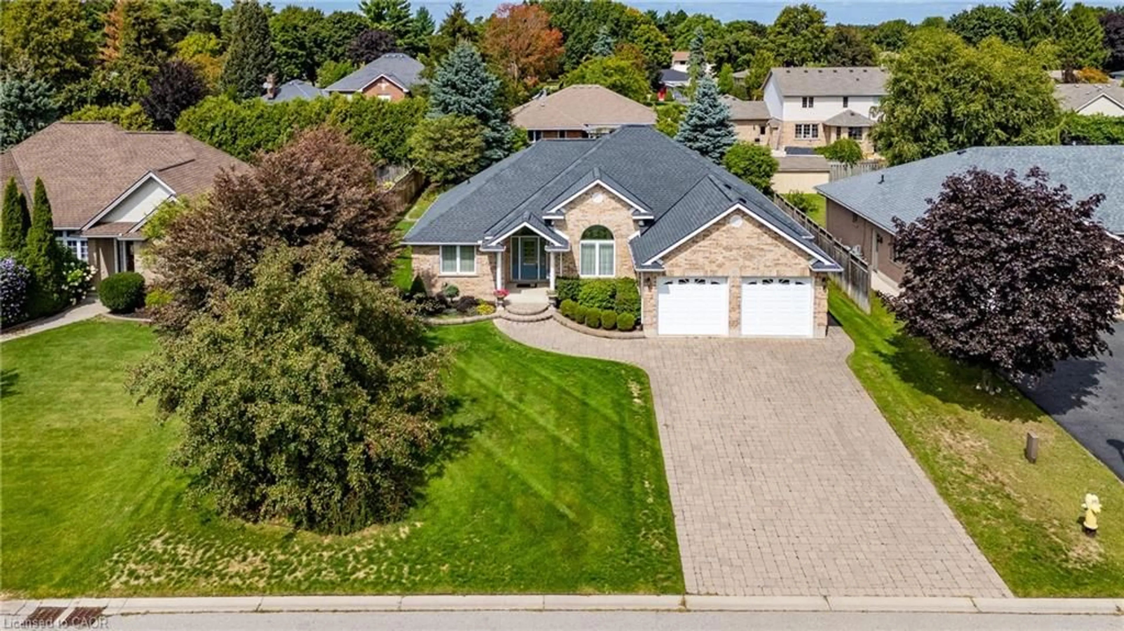 A pic from outside/outdoor area/front of a property/back of a property/a pic from drone, street for 17 Werret Ave, Simcoe Ontario N3Y 5N5