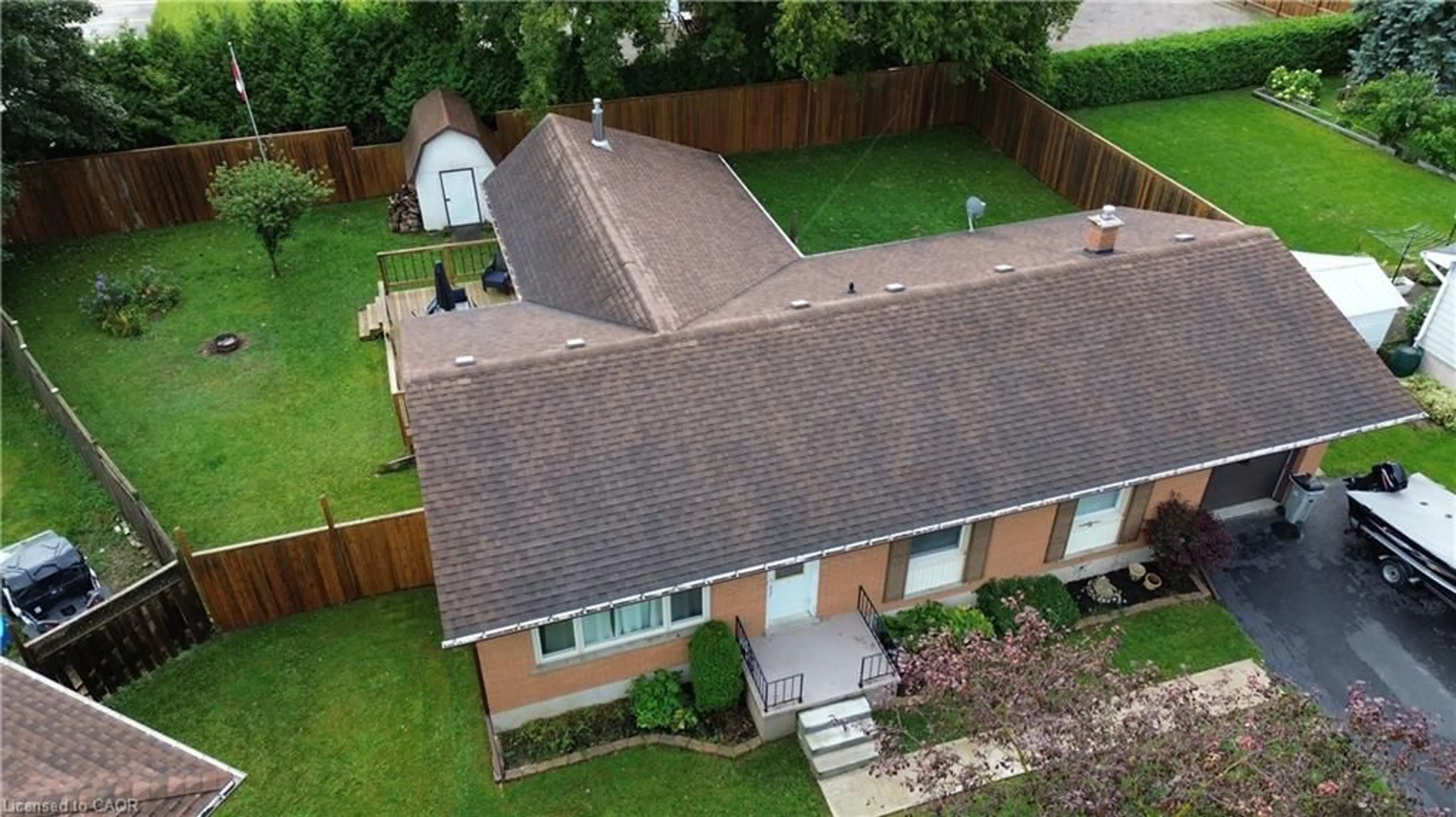 A pic from outside/outdoor area/front of a property/back of a property/a pic from drone, street for 2 Kilberg Crt, Listowel Ontario N4W 1P1