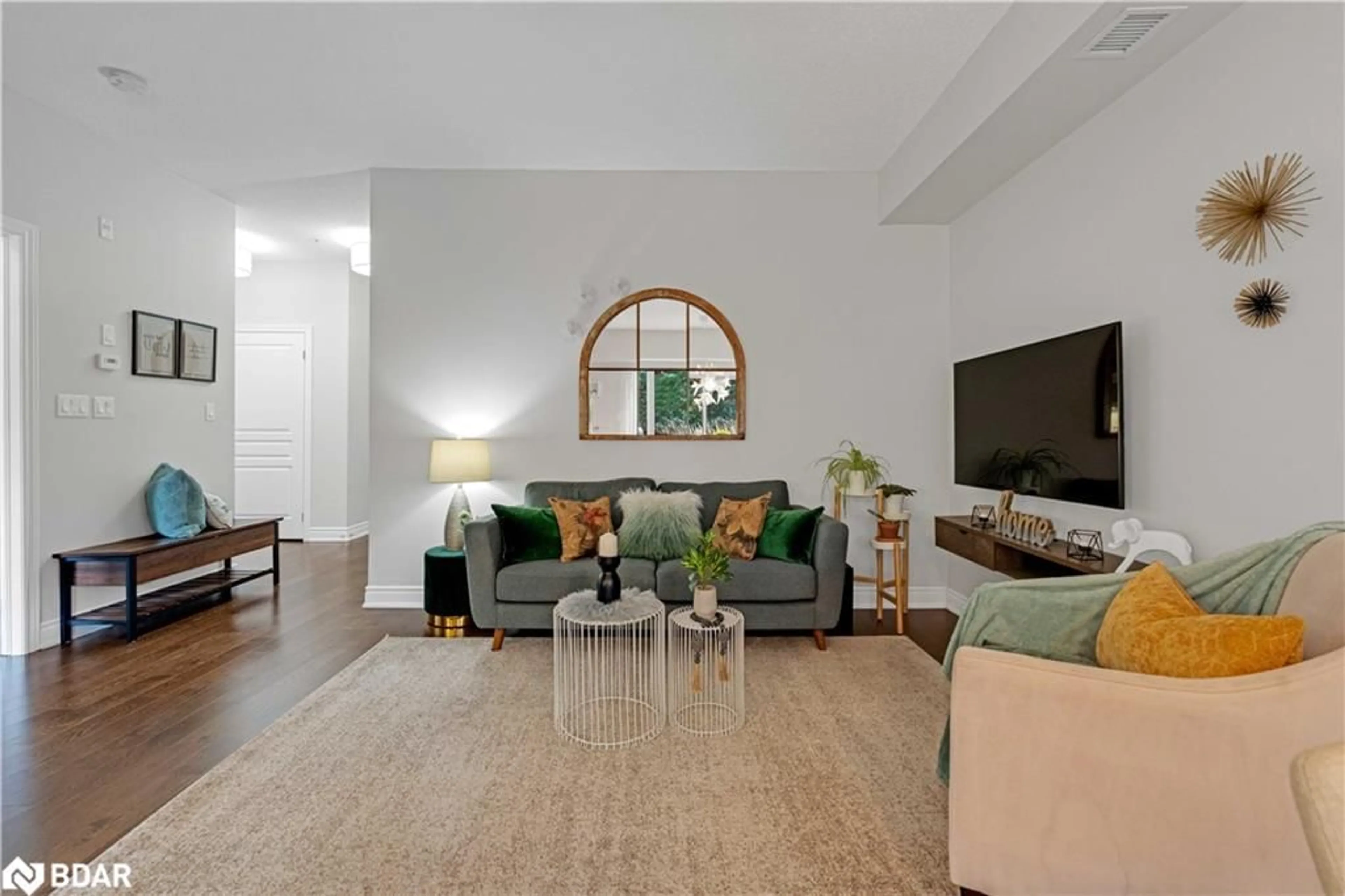 Living room with furniture, unknown for 3170 Erin Mills Pky #108, Mississauga Ontario L5L 0B6