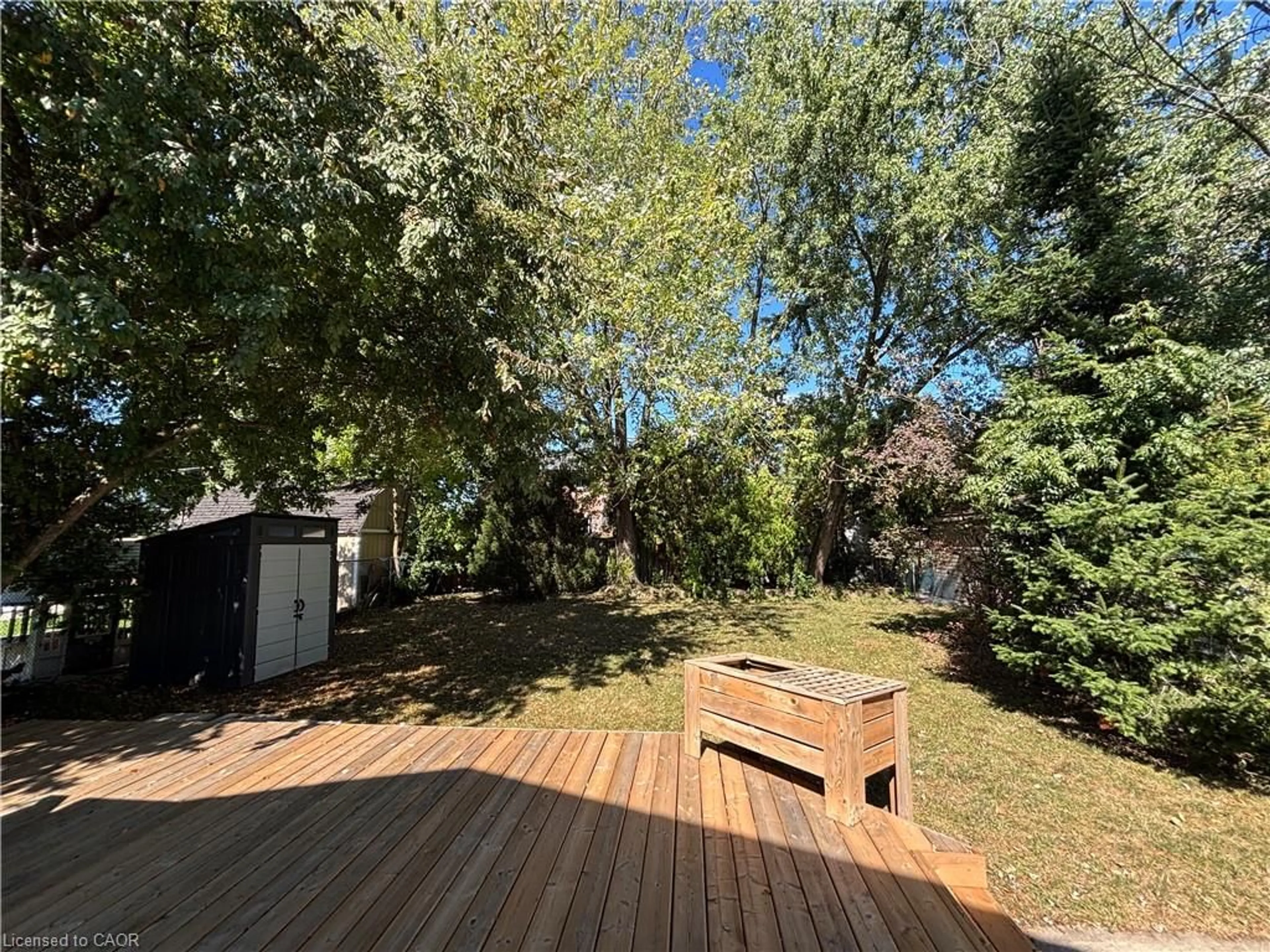 A pic from outside/outdoor area/front of a property/back of a property/a pic from drone, forest/trees view for 582 Chamberlain Rd, Burlington Ontario L7L 2V5