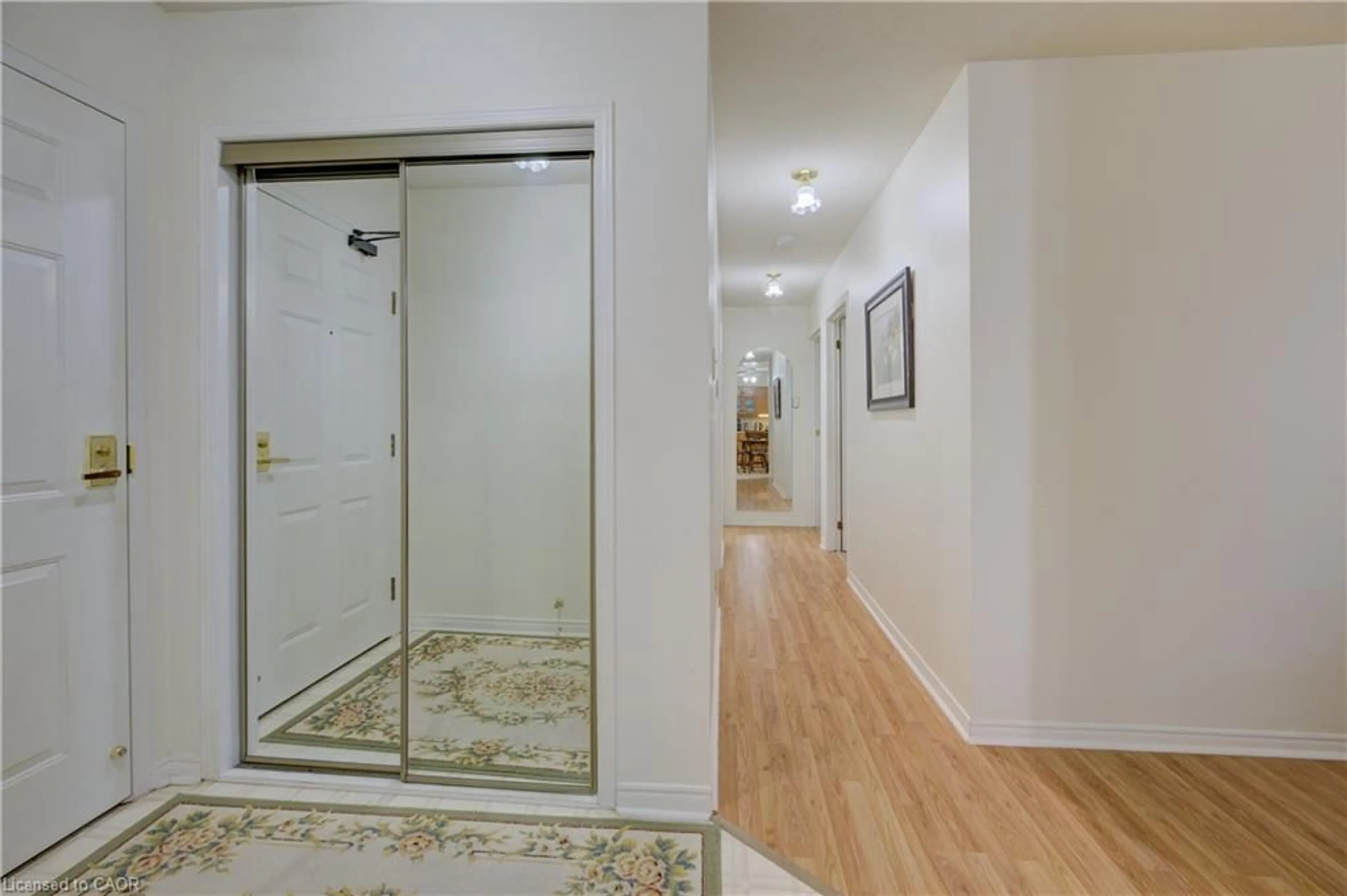 Indoor foyer for 497 Birmingham St #206, Mount Forest Ontario N0G 2L1