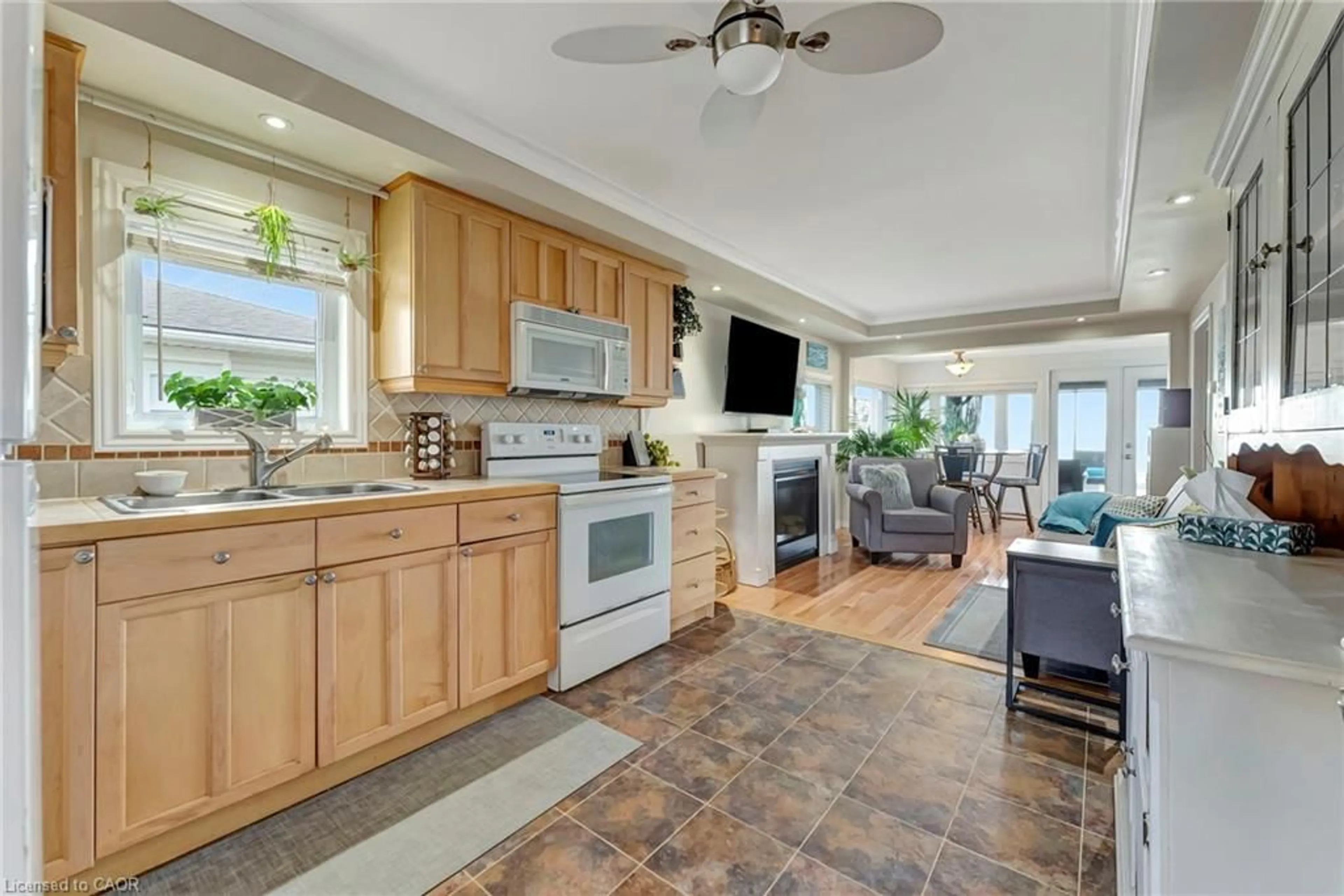 Open concept kitchen, ceramic/tile floor for 968 South Coast Dr, Selkirk Ontario N0A 1L0