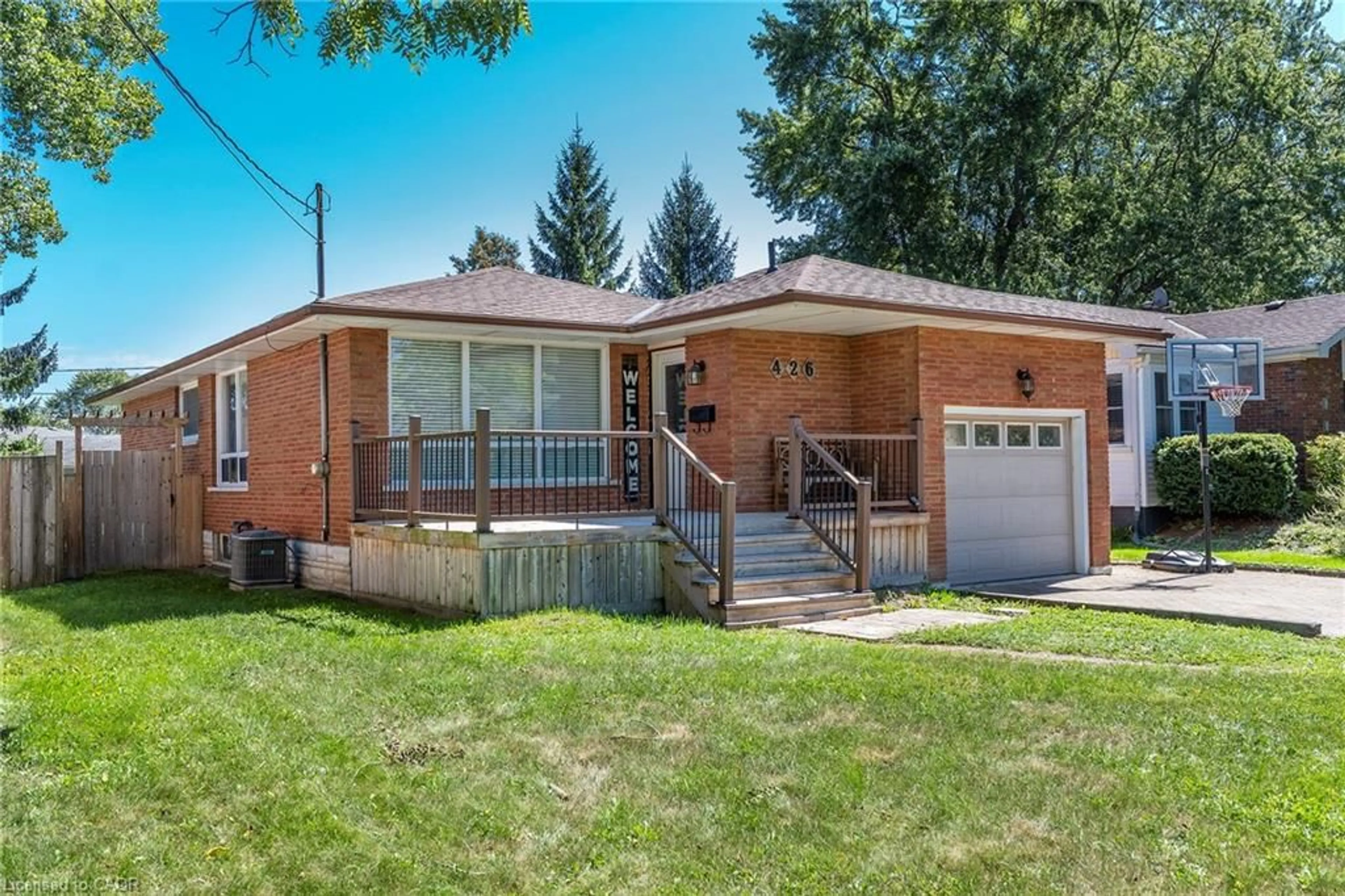 Home with brick exterior material, street for 426 Clare Ave, Welland Ontario L3C 3B3