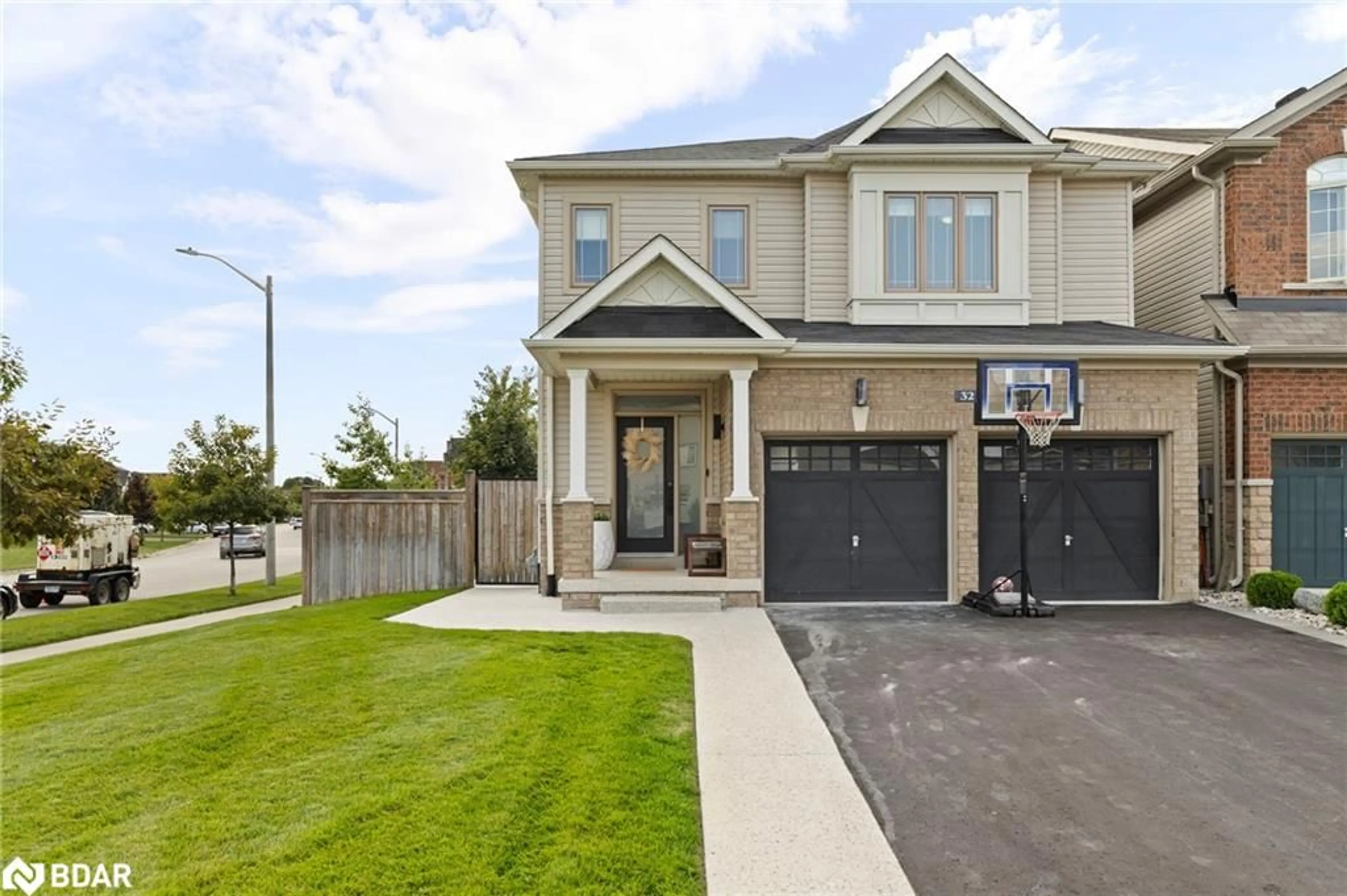 Home with brick exterior material, street for 32 Mandley St, Angus Ontario L3W 0B6