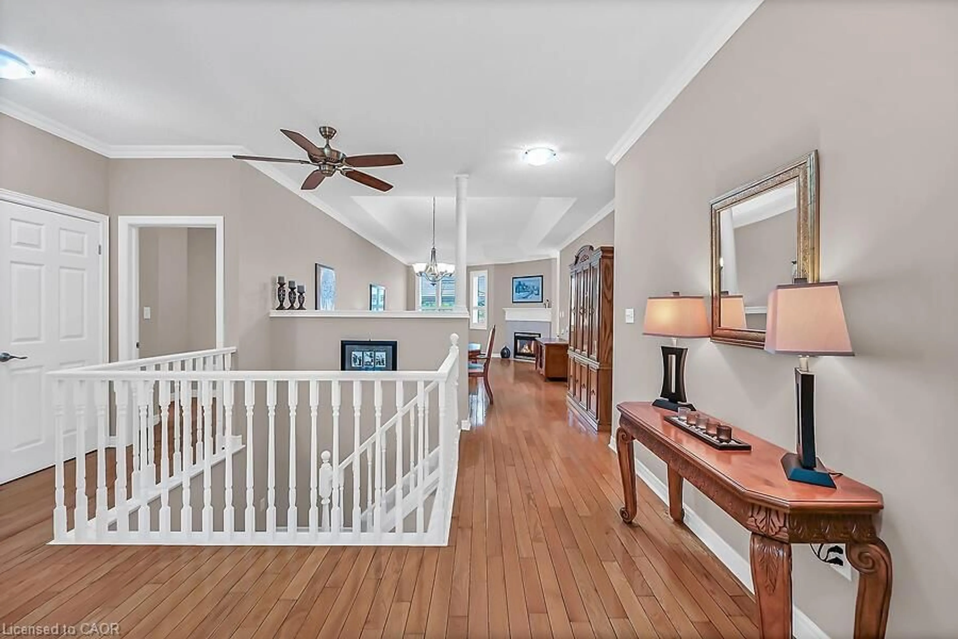 Indoor foyer for 88 Northernbreeze St, Mount Hope Ontario L0R 1W0