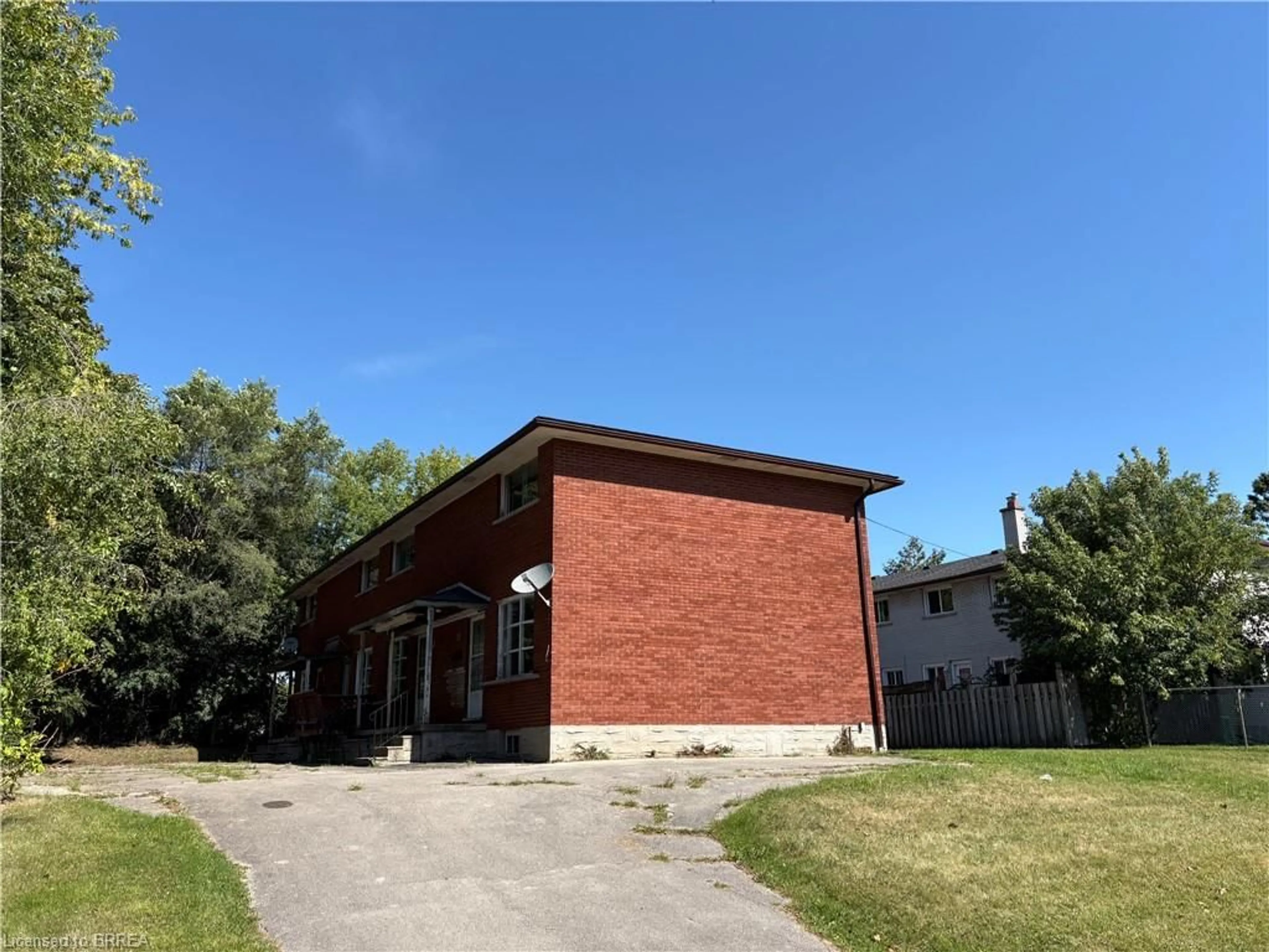 Home with brick exterior material, building for 52-58 Alison Ave, Cambridge Ontario N1R 1N1