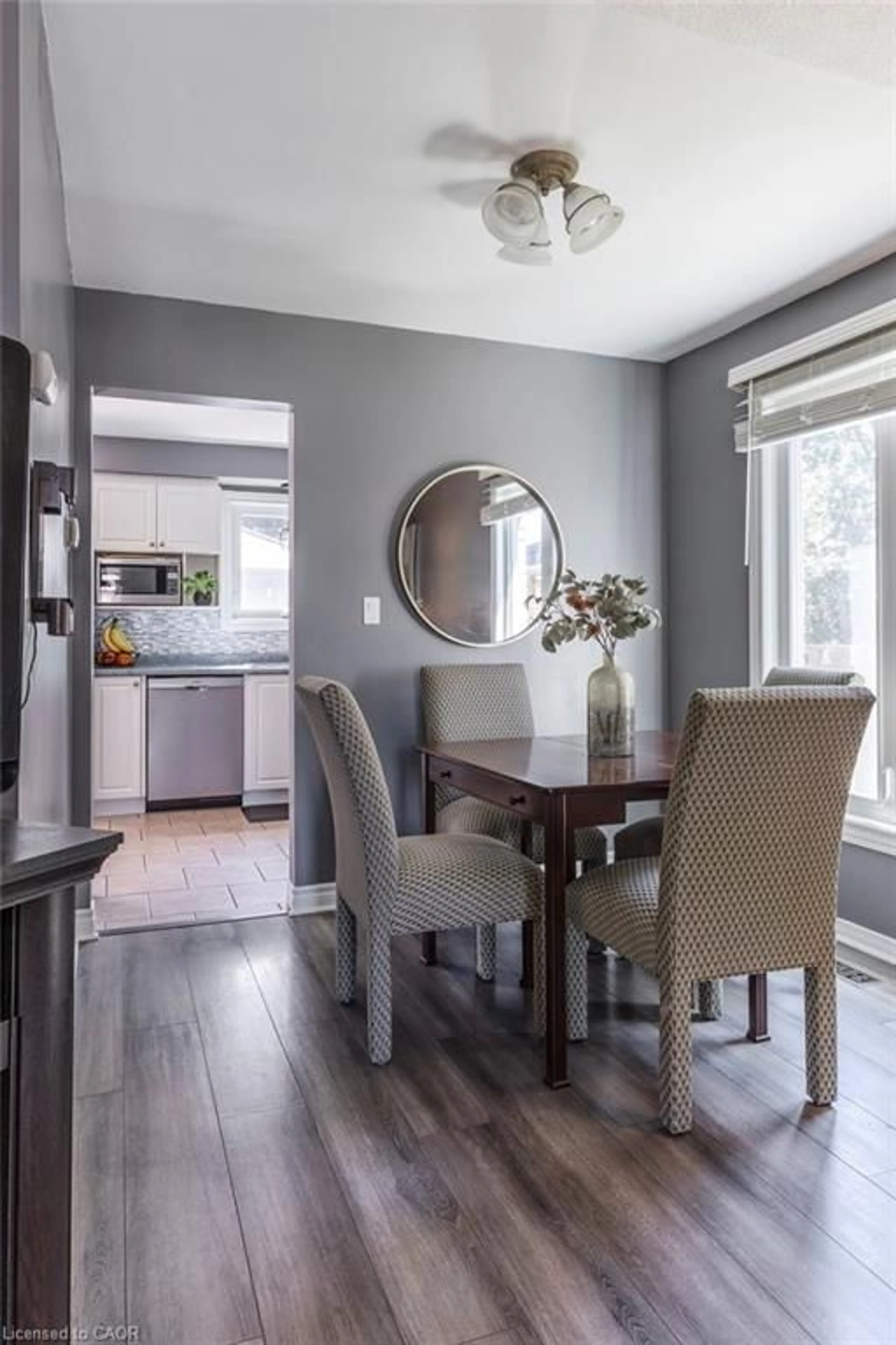 Unknown for 2228 Middlesmoor Cres, Burlington Ontario L7P 3X5