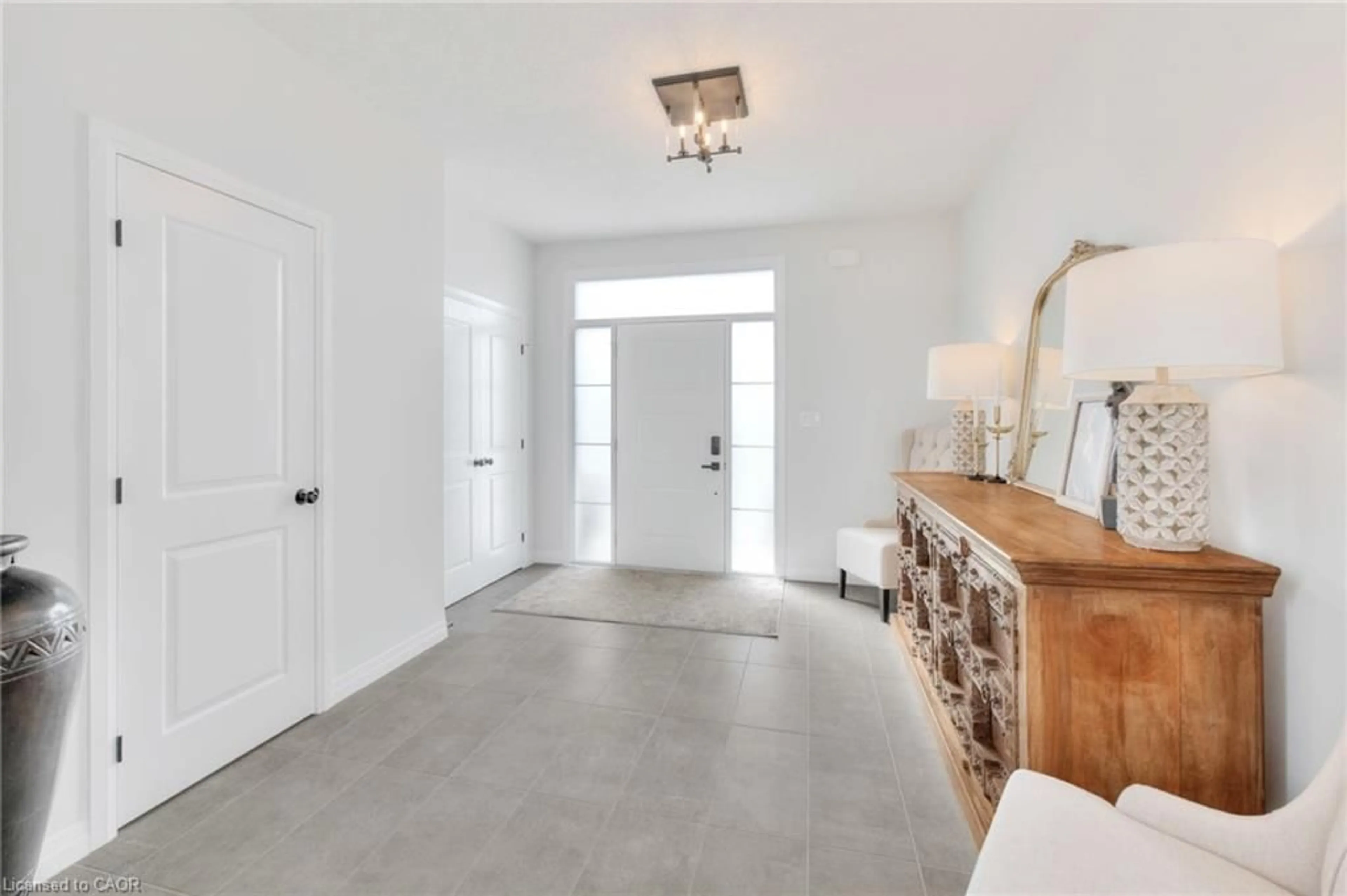 Indoor entryway for 154 Dempsey Dr, Stratford Ontario N5A 0K5