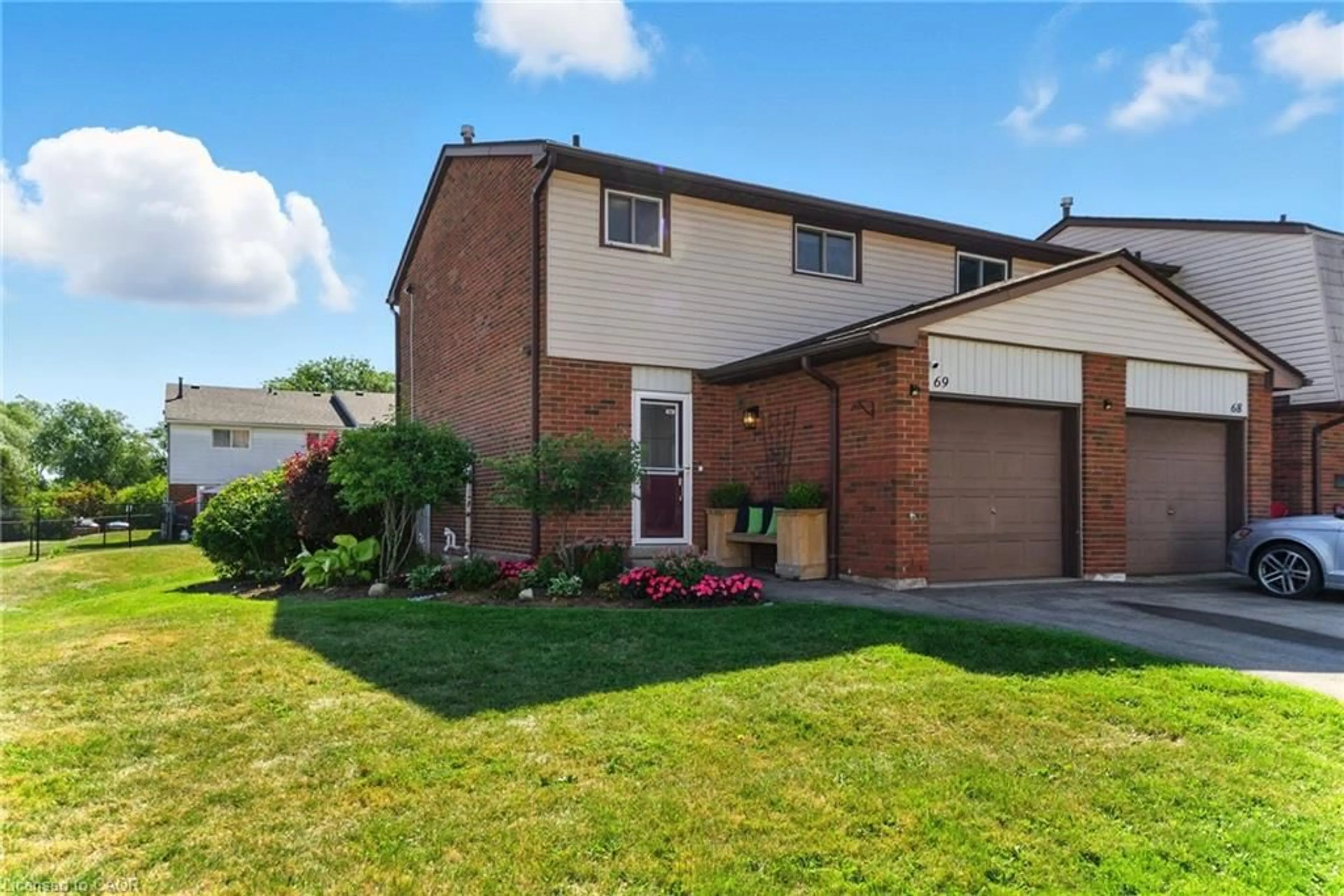Home with brick exterior material, street for 1350 Limeridge Rd #69, Hamilton Ontario L8W 1L6