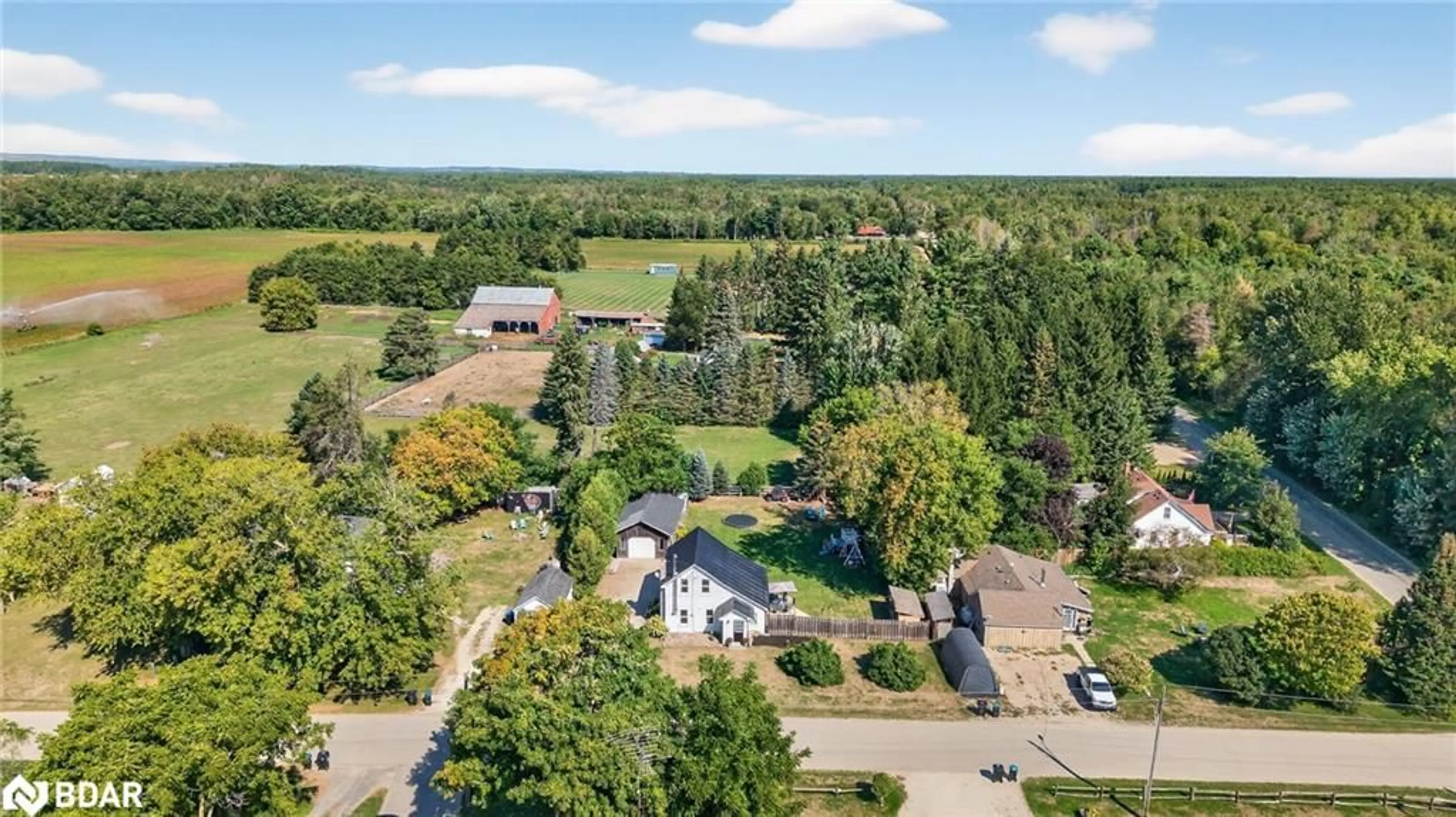 A pic from outside/outdoor area/front of a property/back of a property/a pic from drone, unknown for 14 Centre St, Lisle Ontario L0M 1M0