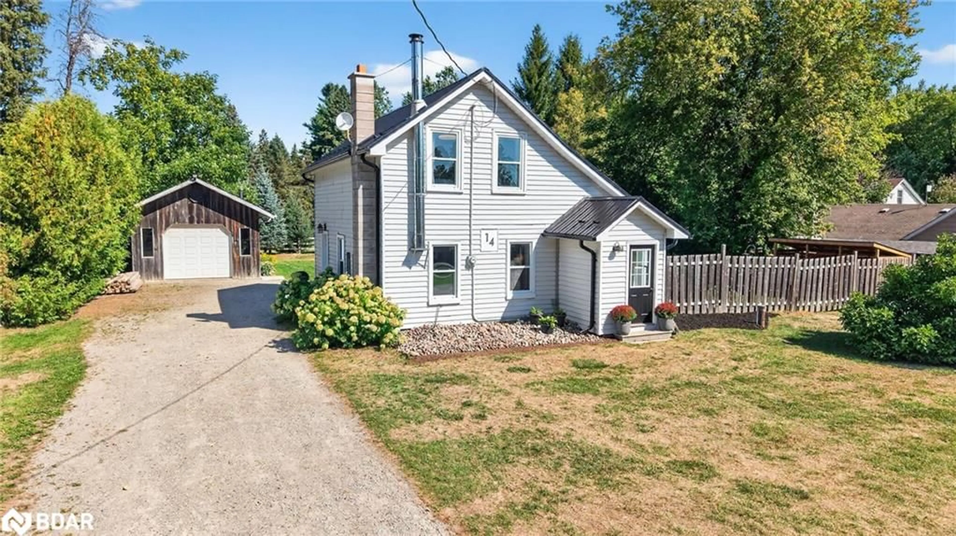 Home with vinyl exterior material, street for 14 Centre St, Lisle Ontario L0M 1M0