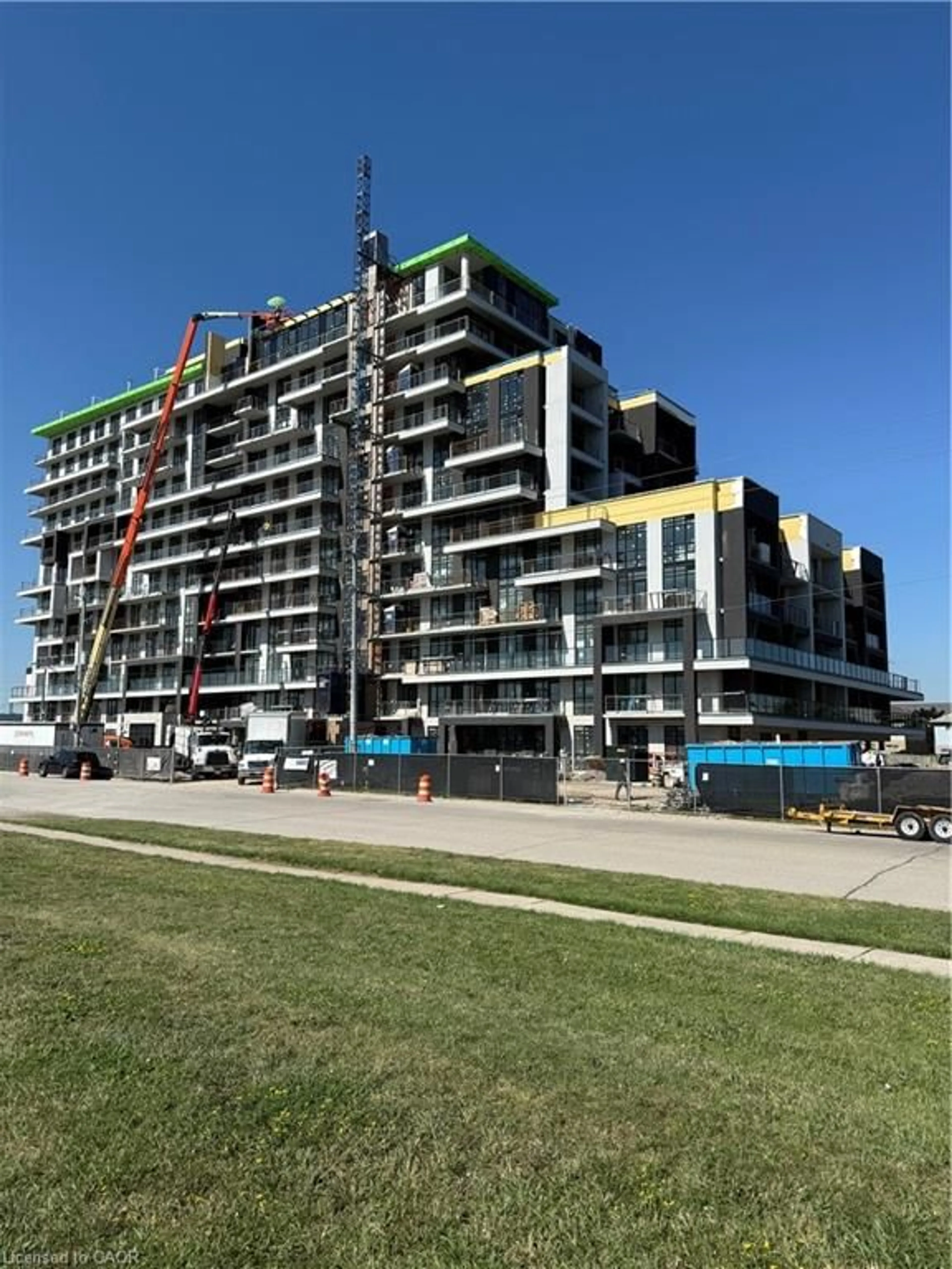 A pic from outside/outdoor area/front of a property/back of a property/a pic from drone, building for 461 Green Rd #321, Stoney Creek Ontario L8E 5B4
