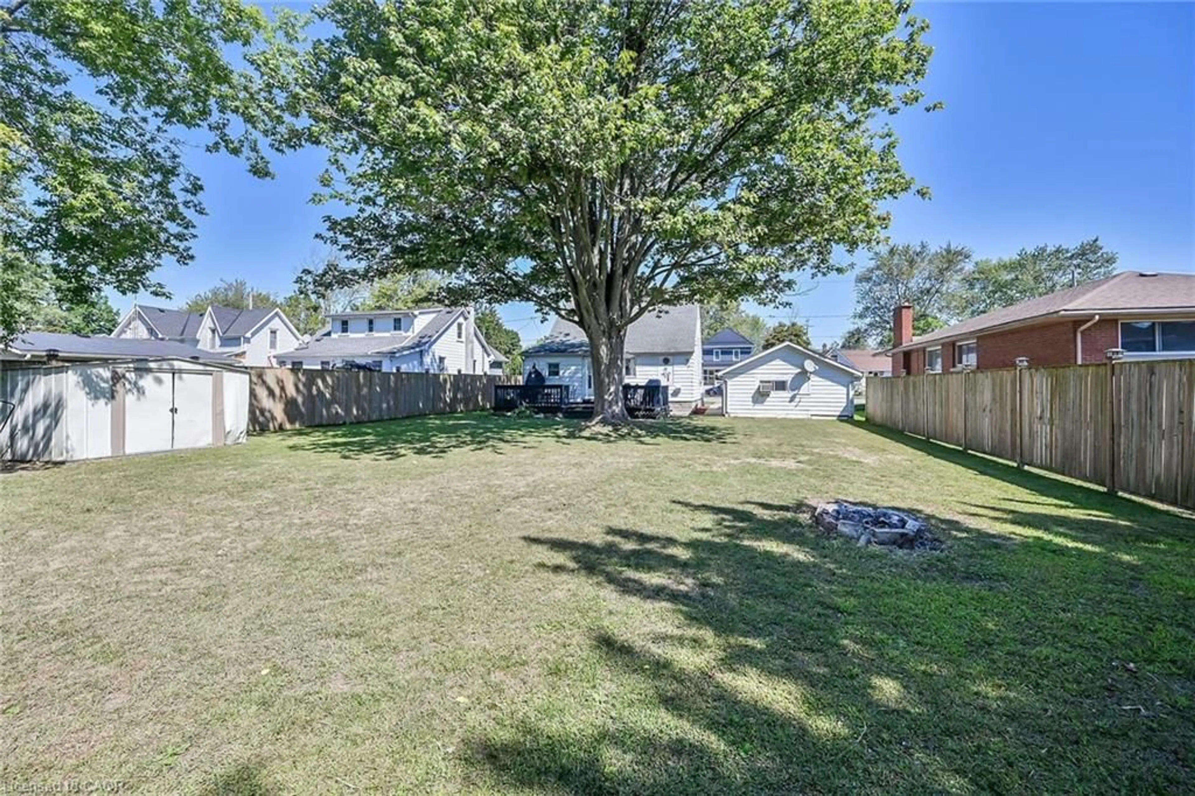 Patio, unknown for 122 Fairview Ave, Dunnville Ontario N1A 1B1