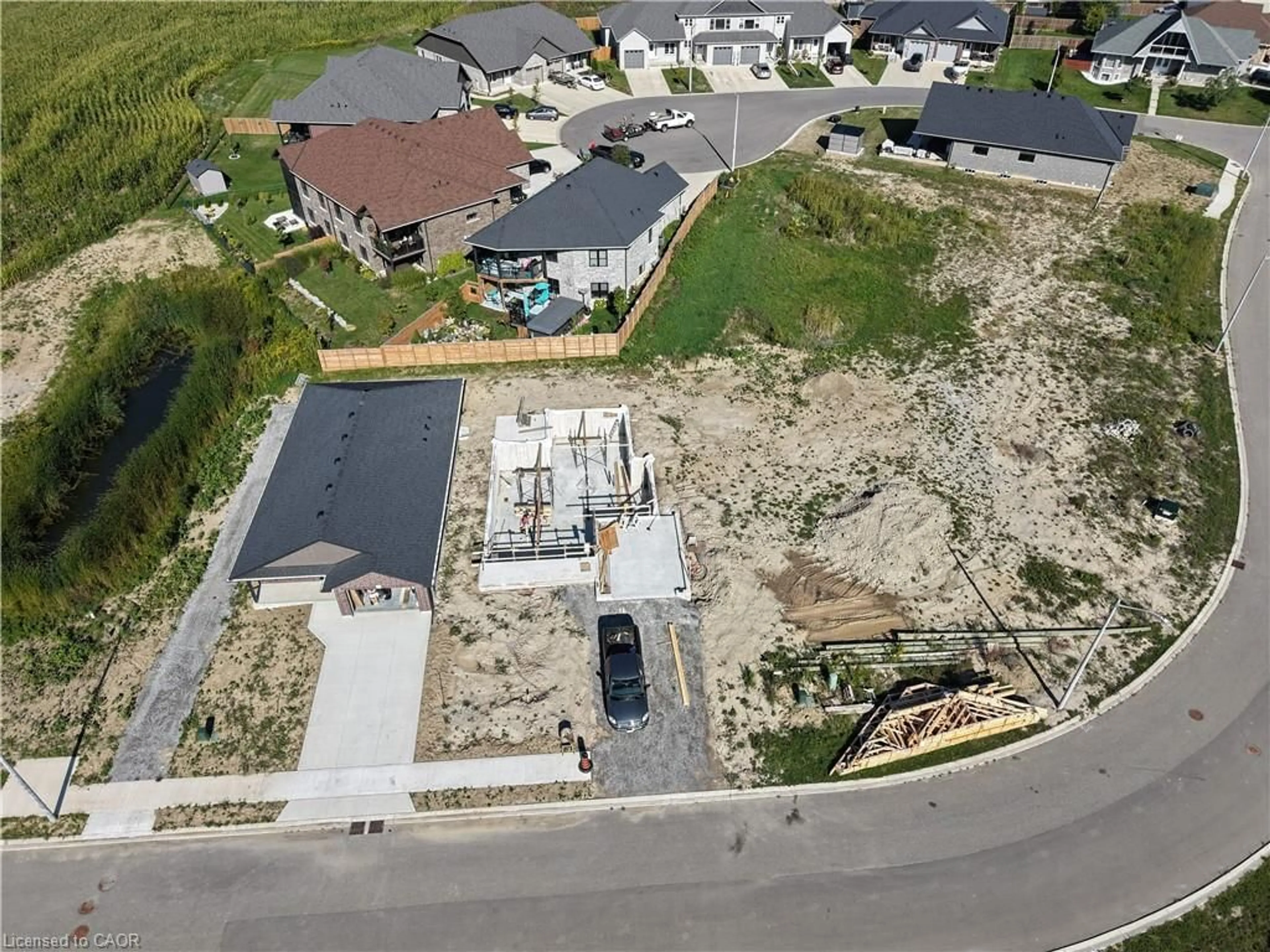 A pic from outside/outdoor area/front of a property/back of a property/a pic from drone, street for 67 Hunter Dr, Port Rowan Ontario N0E 1M0
