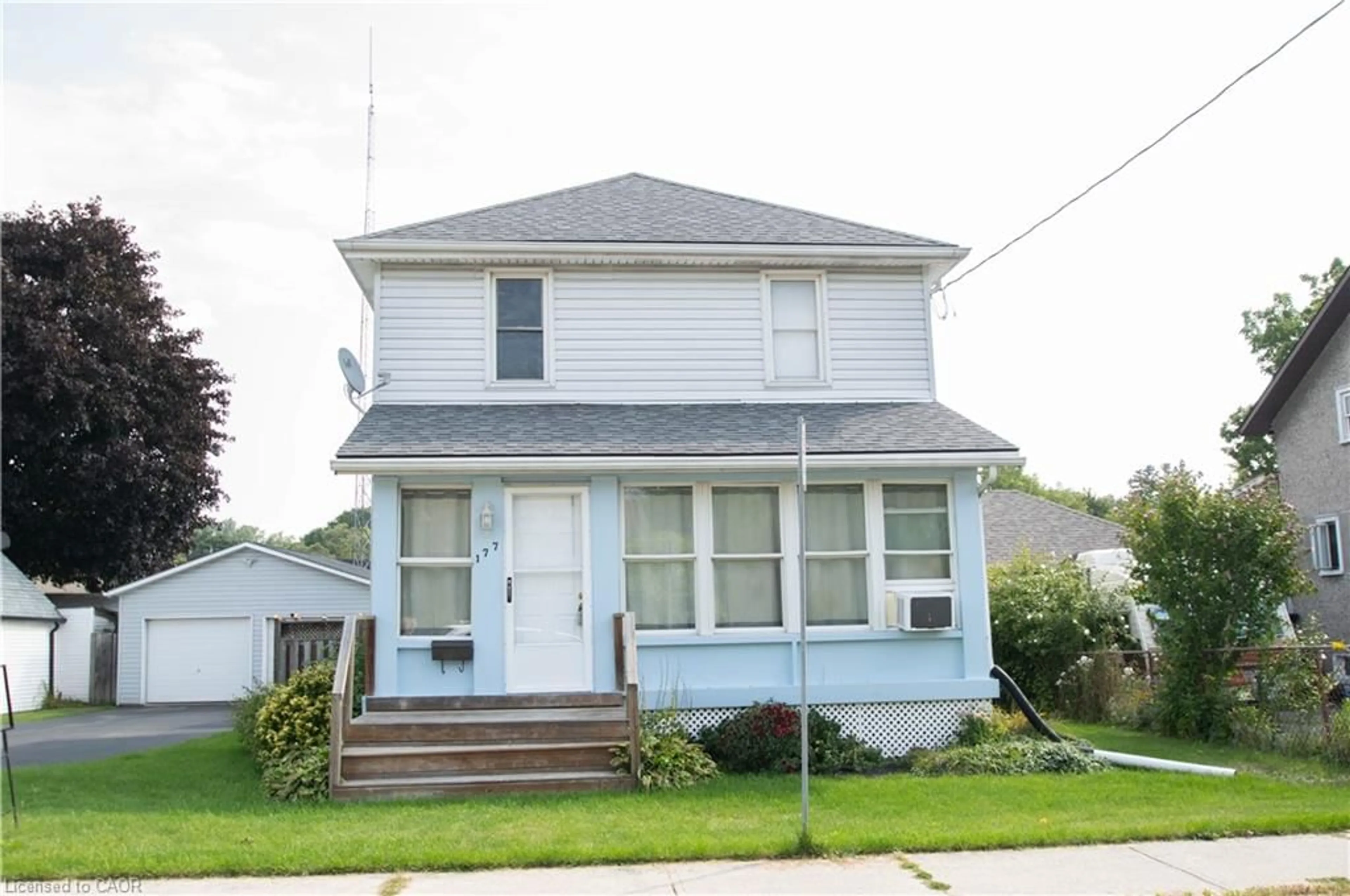 Home with vinyl exterior material, street for 177 Owen St, Simcoe Ontario N3Y 2T8