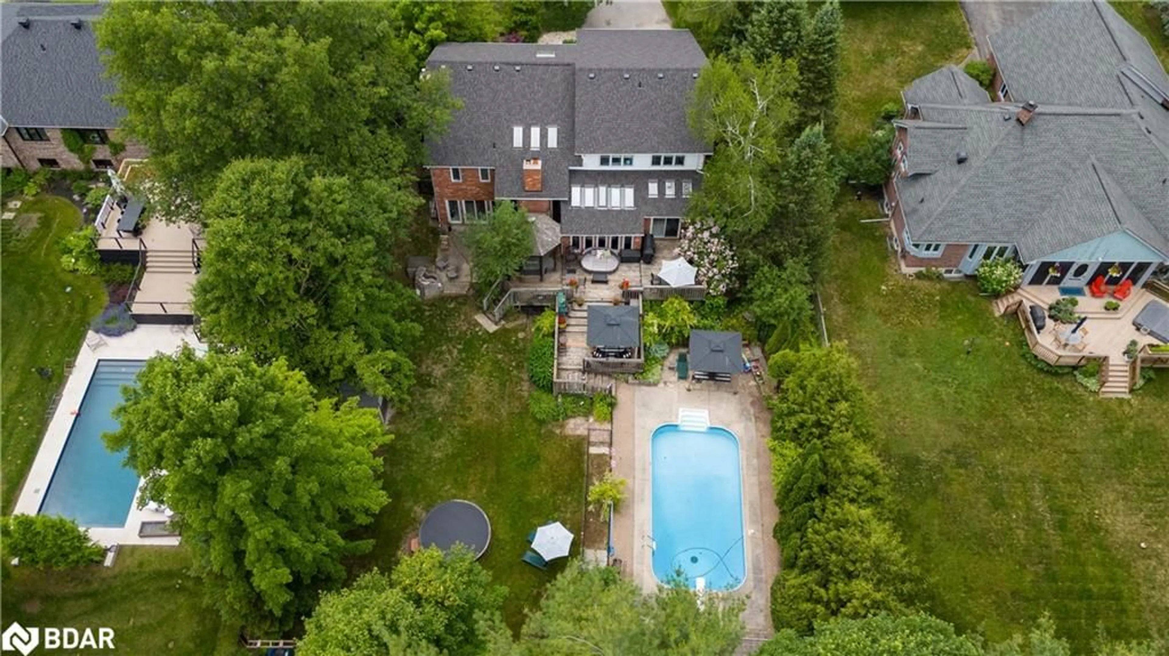 A pic from outside/outdoor area/front of a property/back of a property/a pic from drone, unknown for 35 Jodies Lane, Midhurst Ontario L0L 1X1