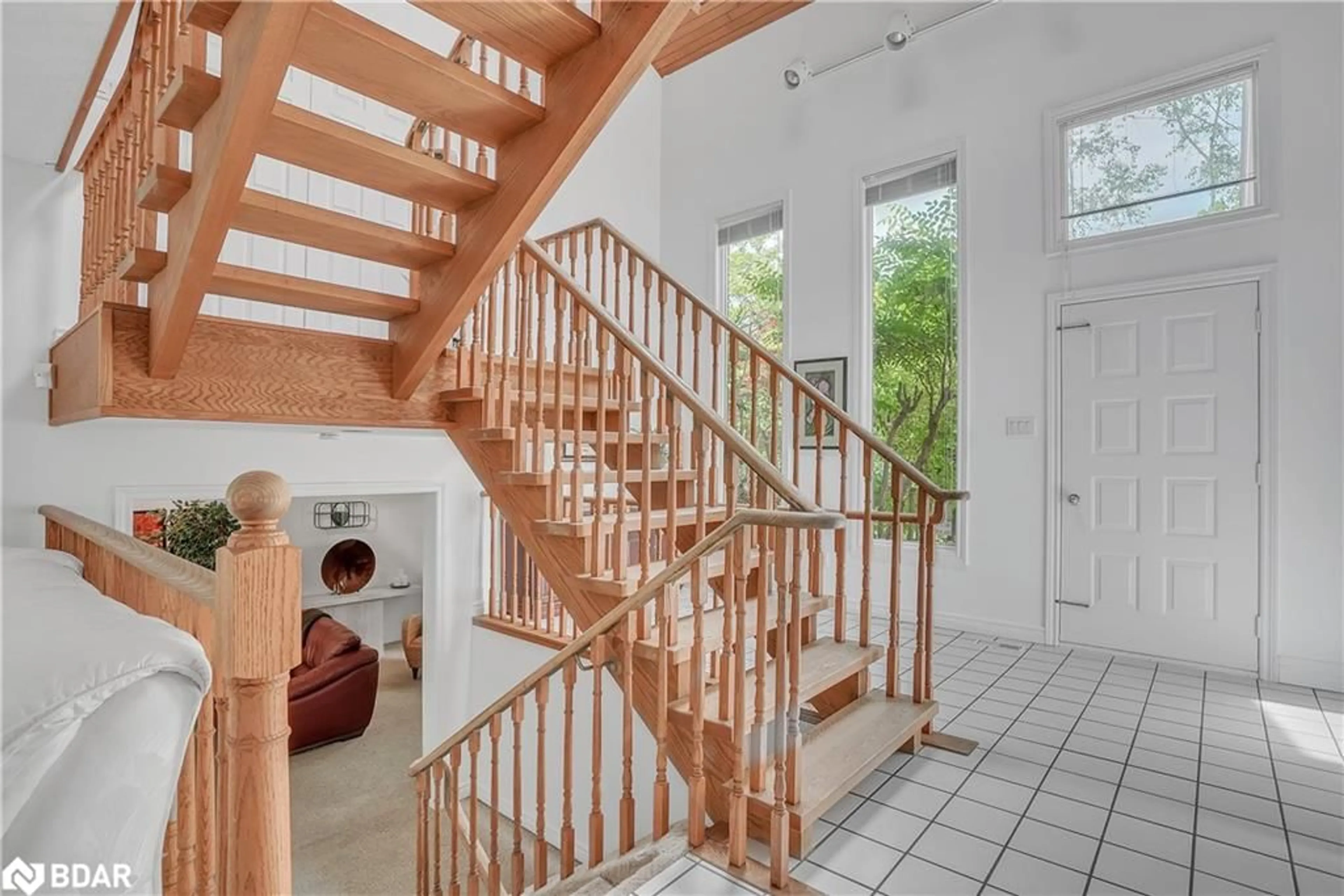 Stairs for 35 Jodies Lane, Midhurst Ontario L0L 1X1