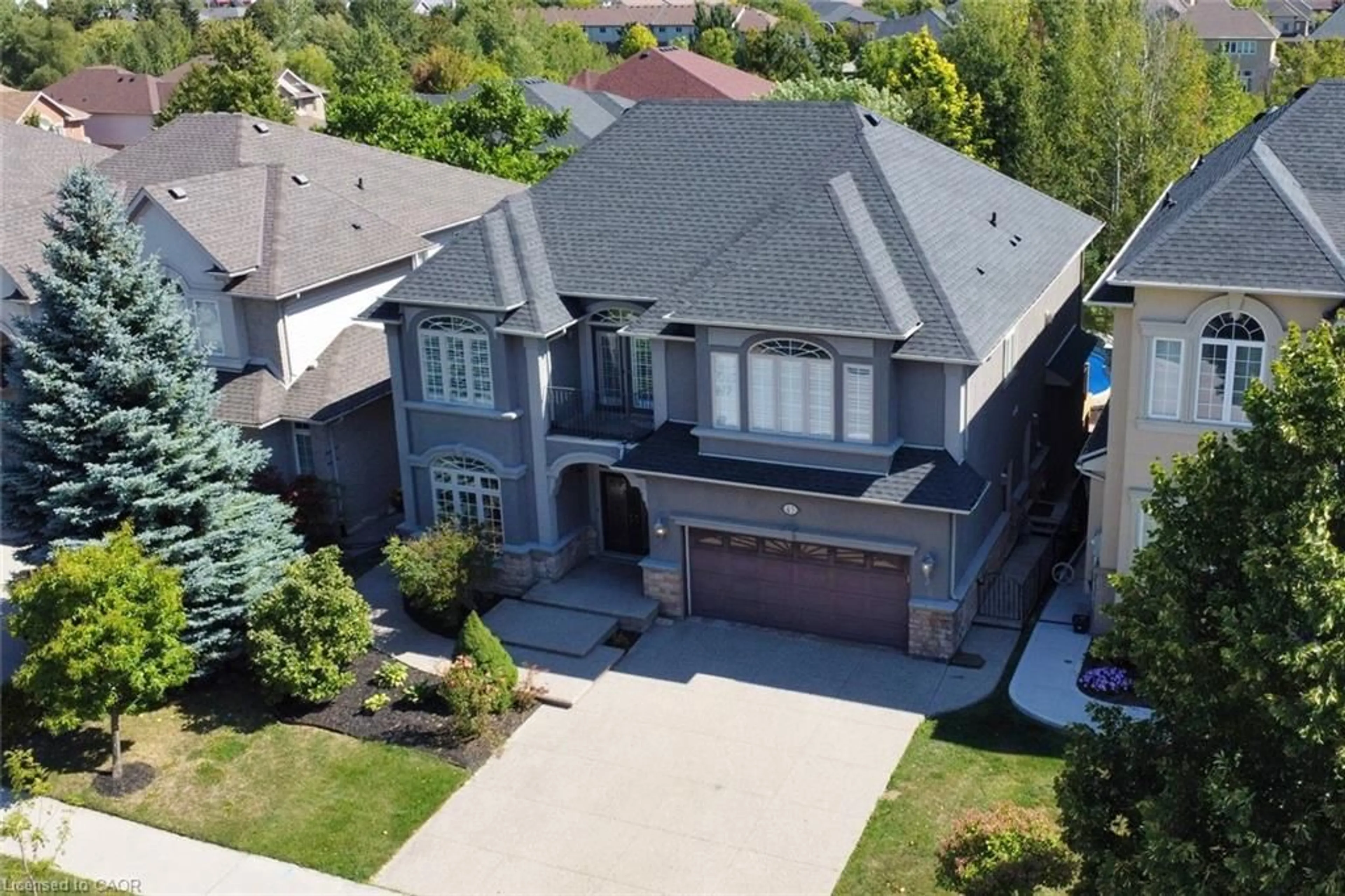 A pic from outside/outdoor area/front of a property/back of a property/a pic from drone, street for 43 Lowinger Ave, Ancaster Ontario L9K 1P7