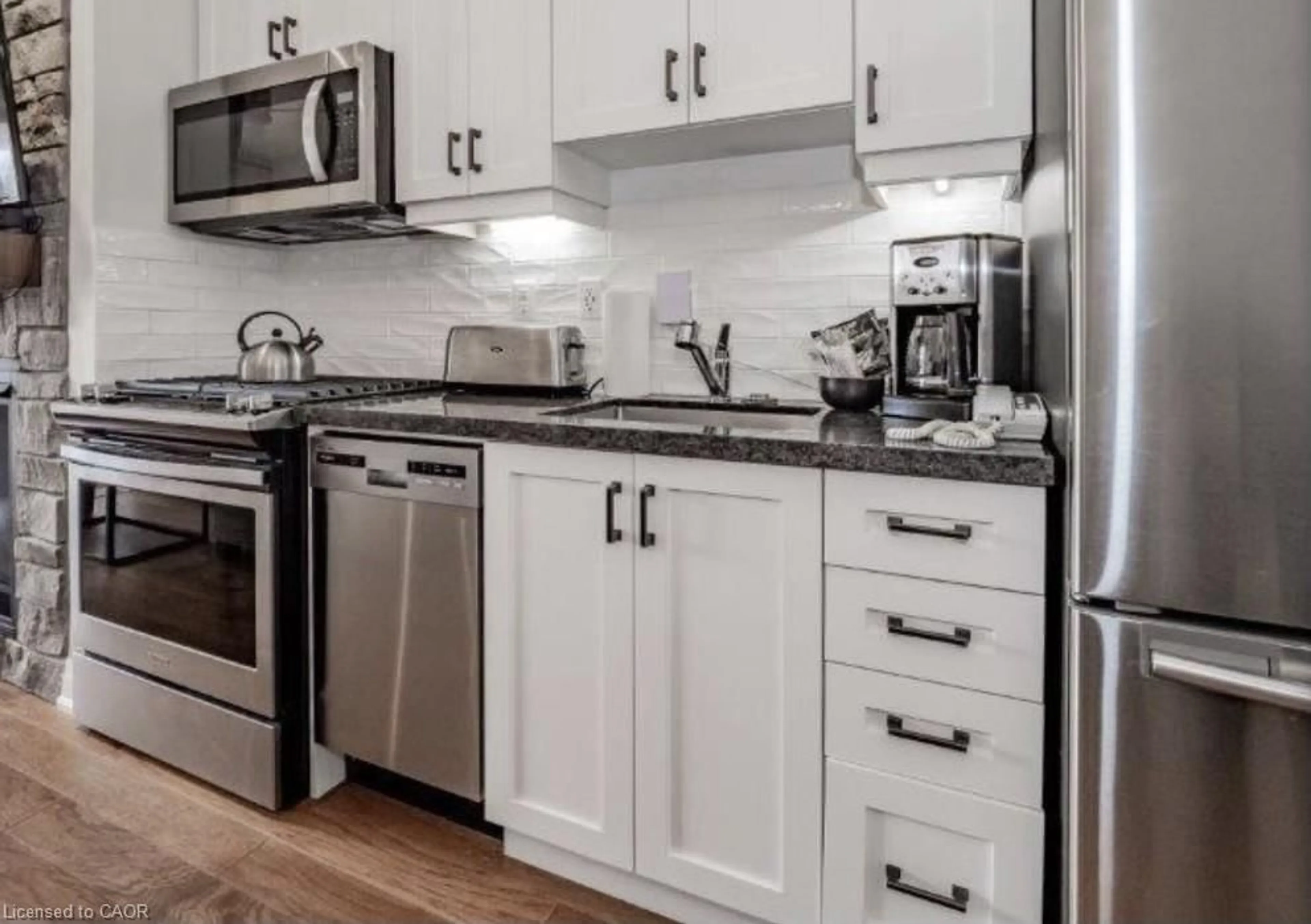 Standard kitchen, unknown for 1869 Highway 118 West #BHVB-201, Bracebridge Ontario P1L 1W8