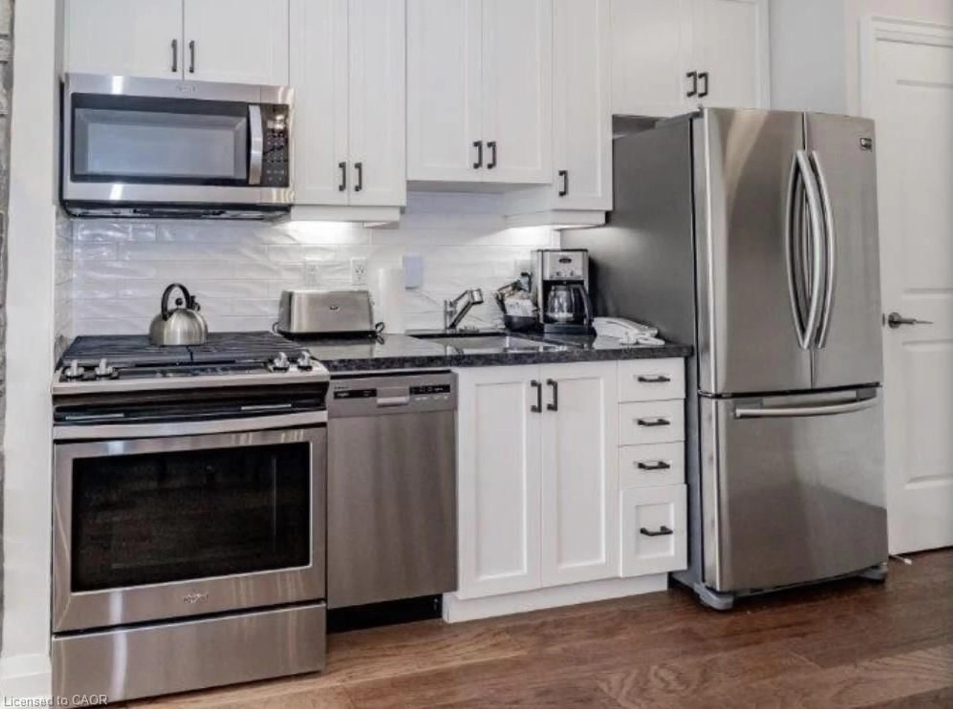 Standard kitchen, unknown for 1869 Highway 118 West #BHVB-201, Bracebridge Ontario P1L 1W8