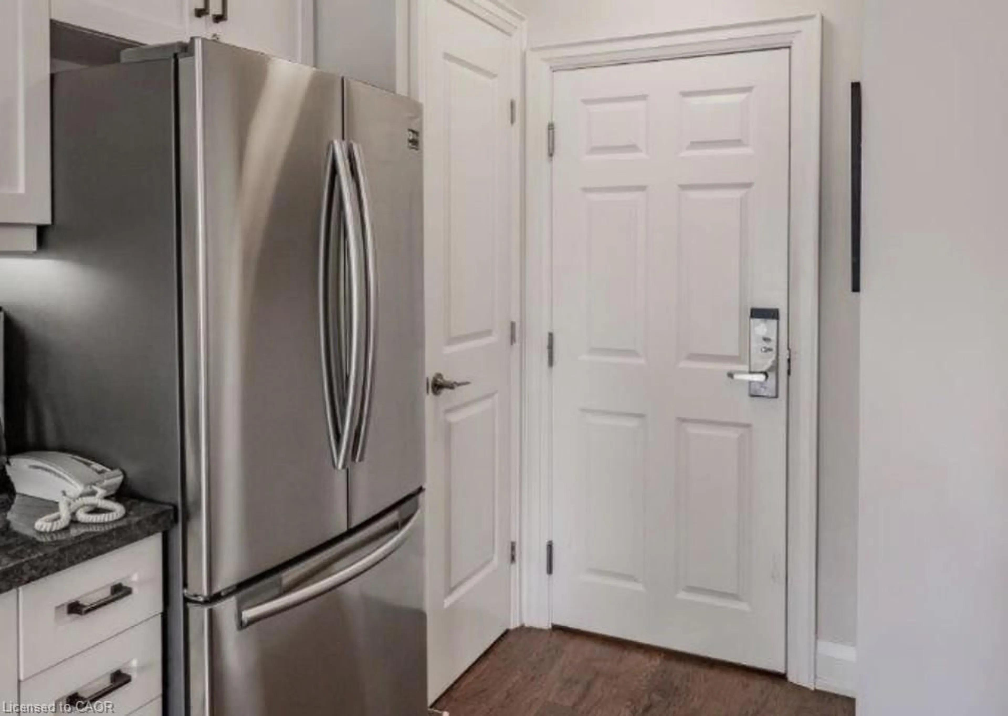 Indoor entryway for 1869 Highway 118 West #BHVB-201, Bracebridge Ontario P1L 1W8