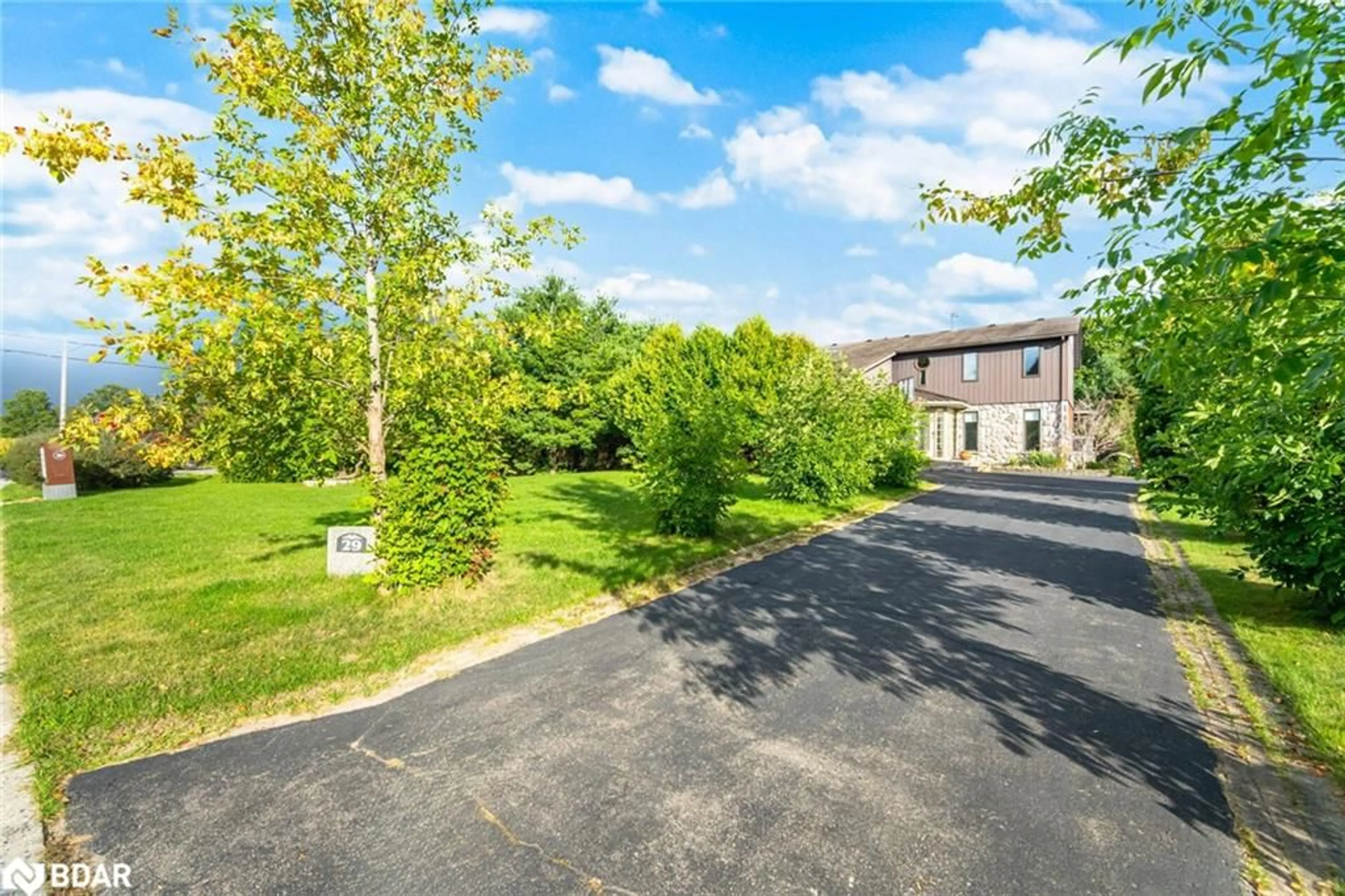 A pic from outside/outdoor area/front of a property/back of a property/a pic from drone, street for 29 Jessica Lane, Guelph Ontario N1H 6J1