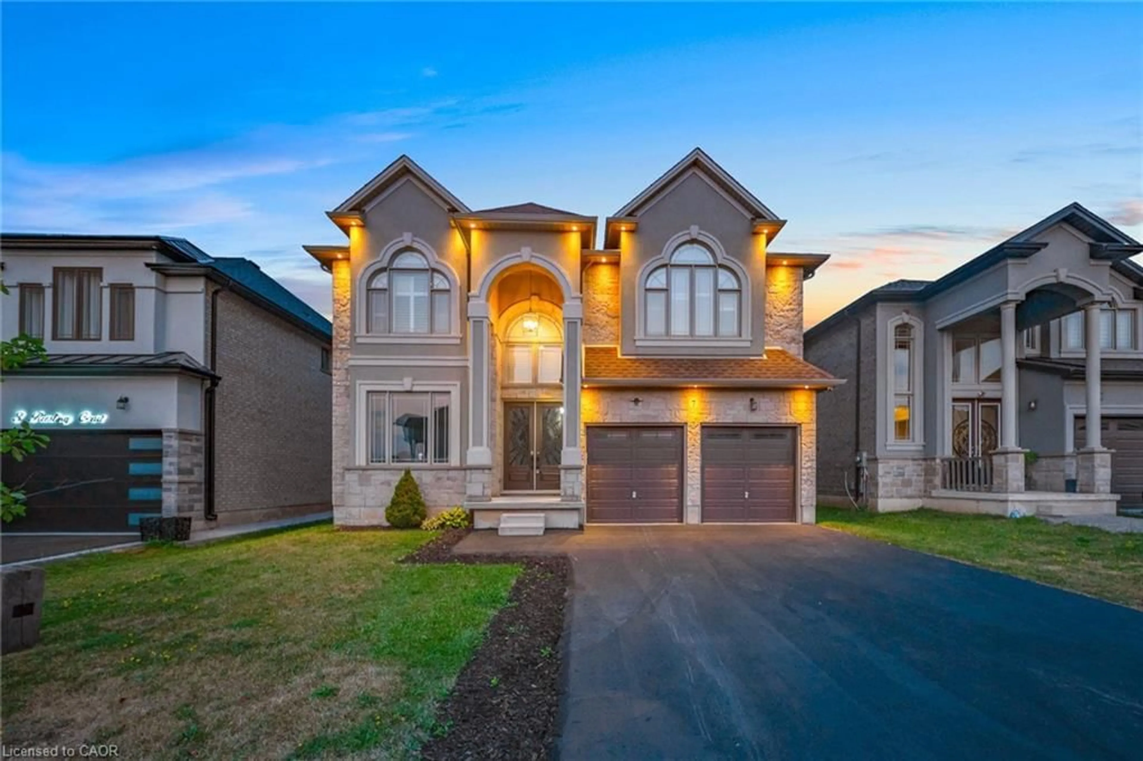 Home with brick exterior material, street for 7 Riesling Crt, Hamilton Ontario L8G 0B4