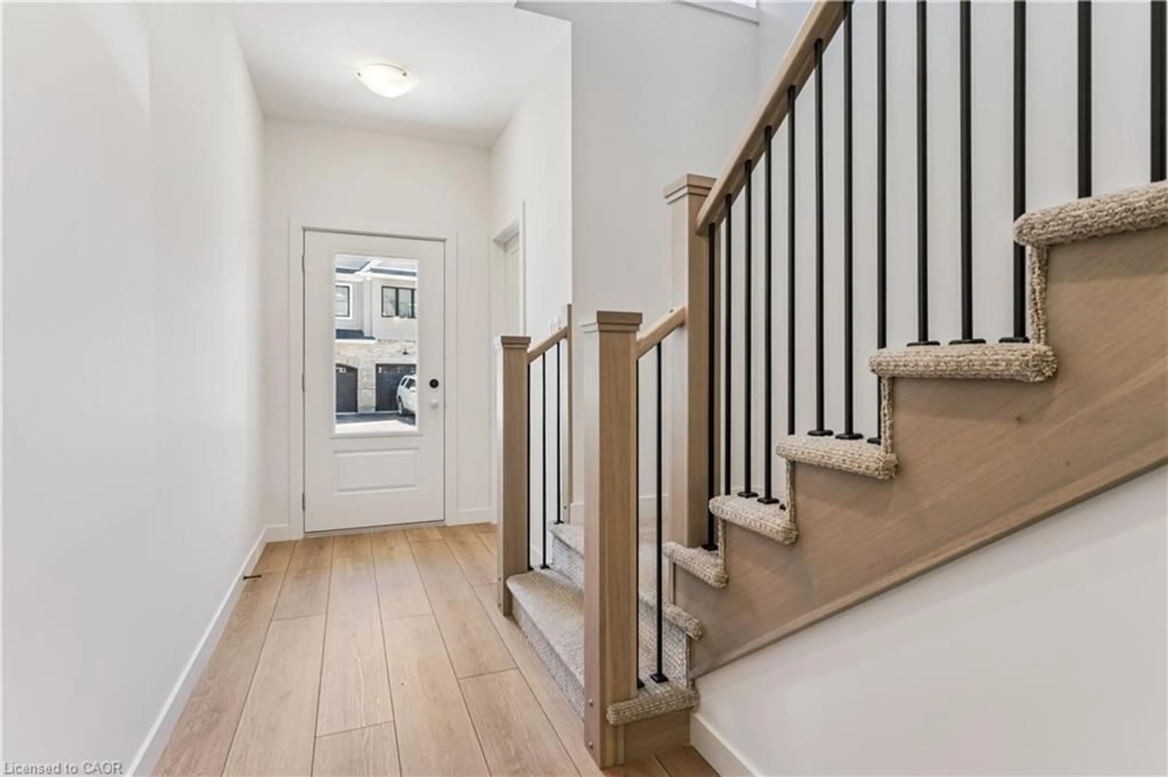 Indoor entryway for 44 Fieldstone Lane, Wellington Ontario N0B 1S0