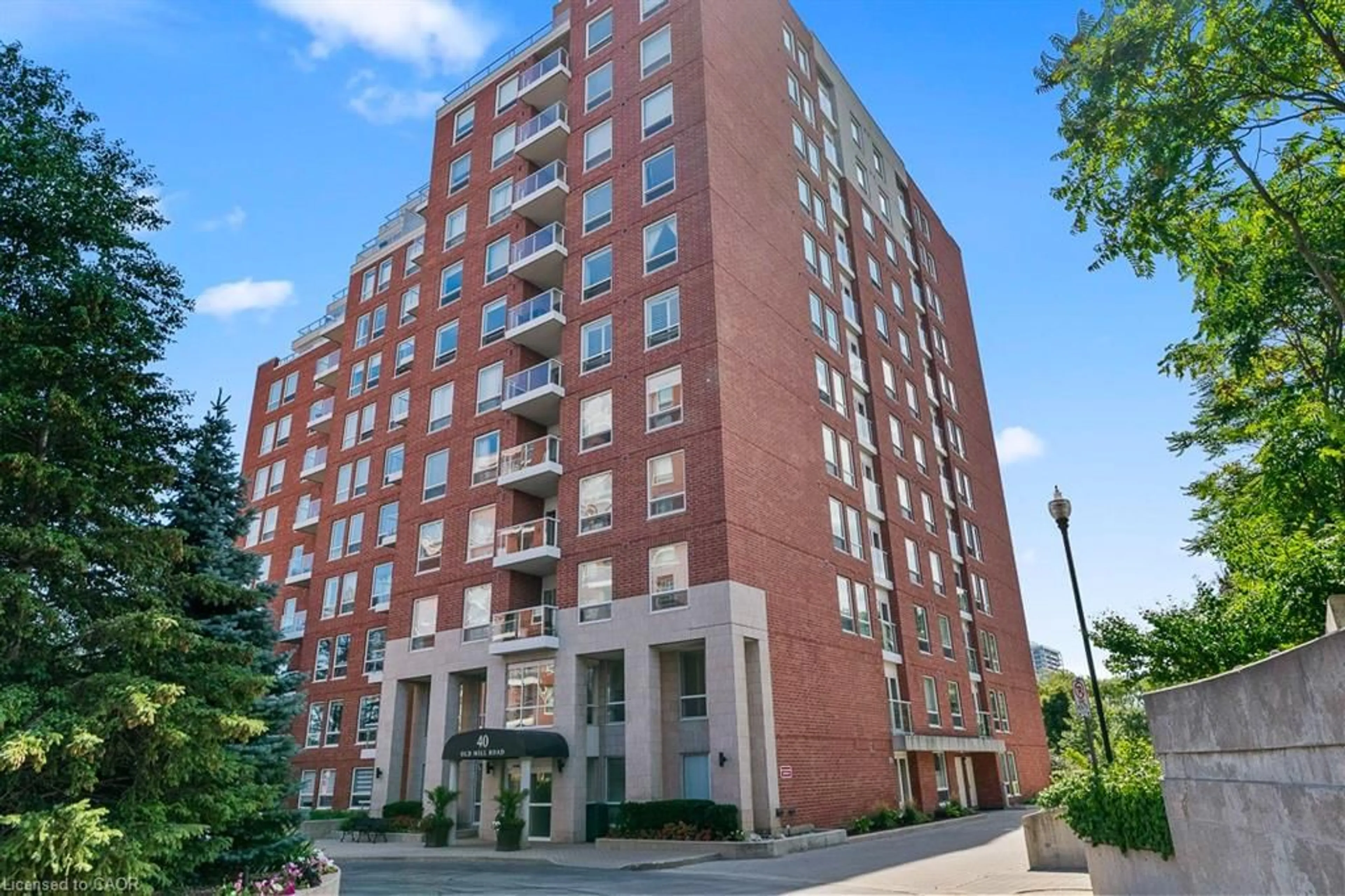 Home with brick exterior material, building for 40 Old Mill Rd #103, Oakville Ontario L6J 7W2
