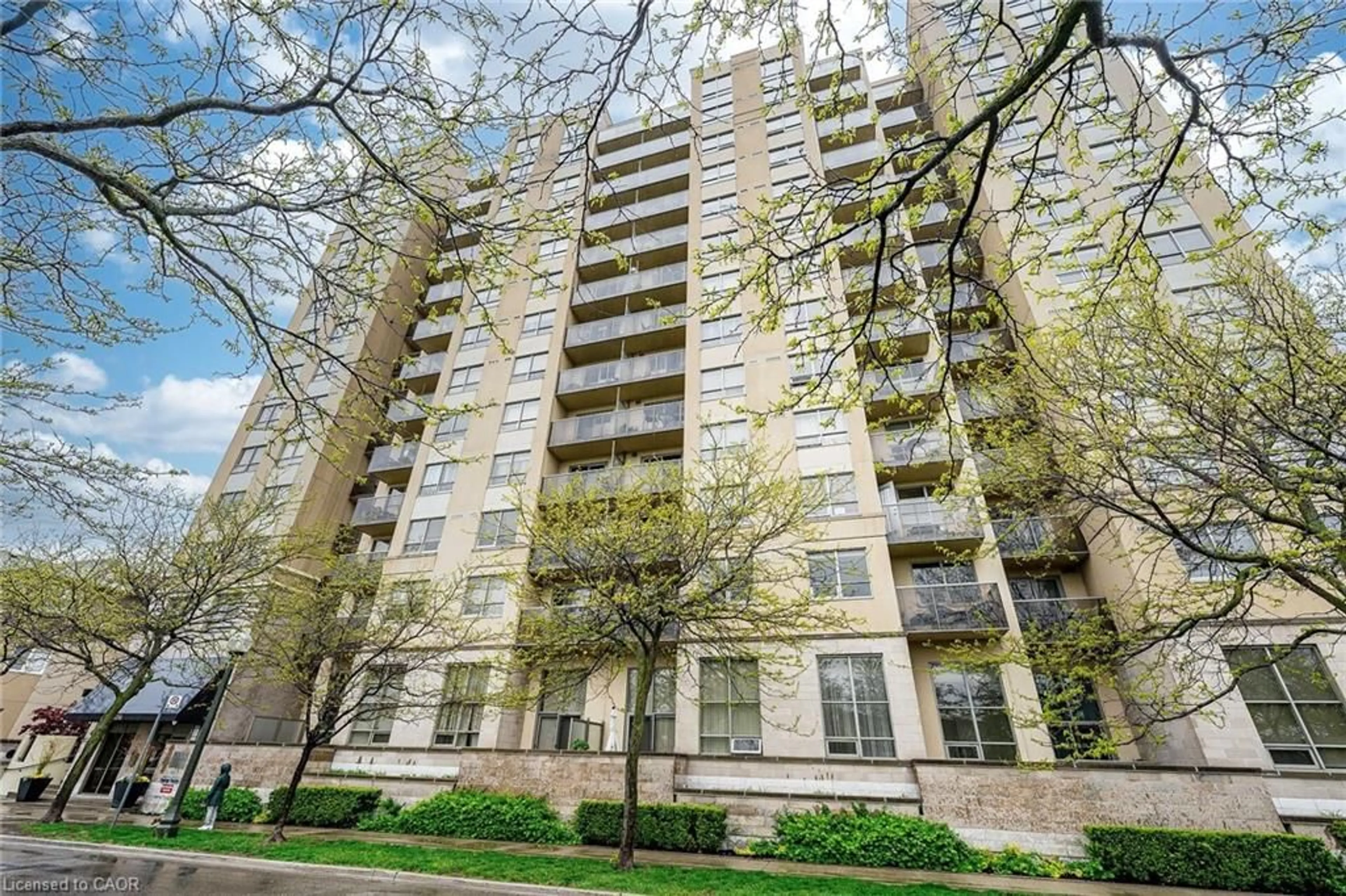 Patio, street for 4 Elsinore Path #402, Etobicoke Ontario M8V 4G7