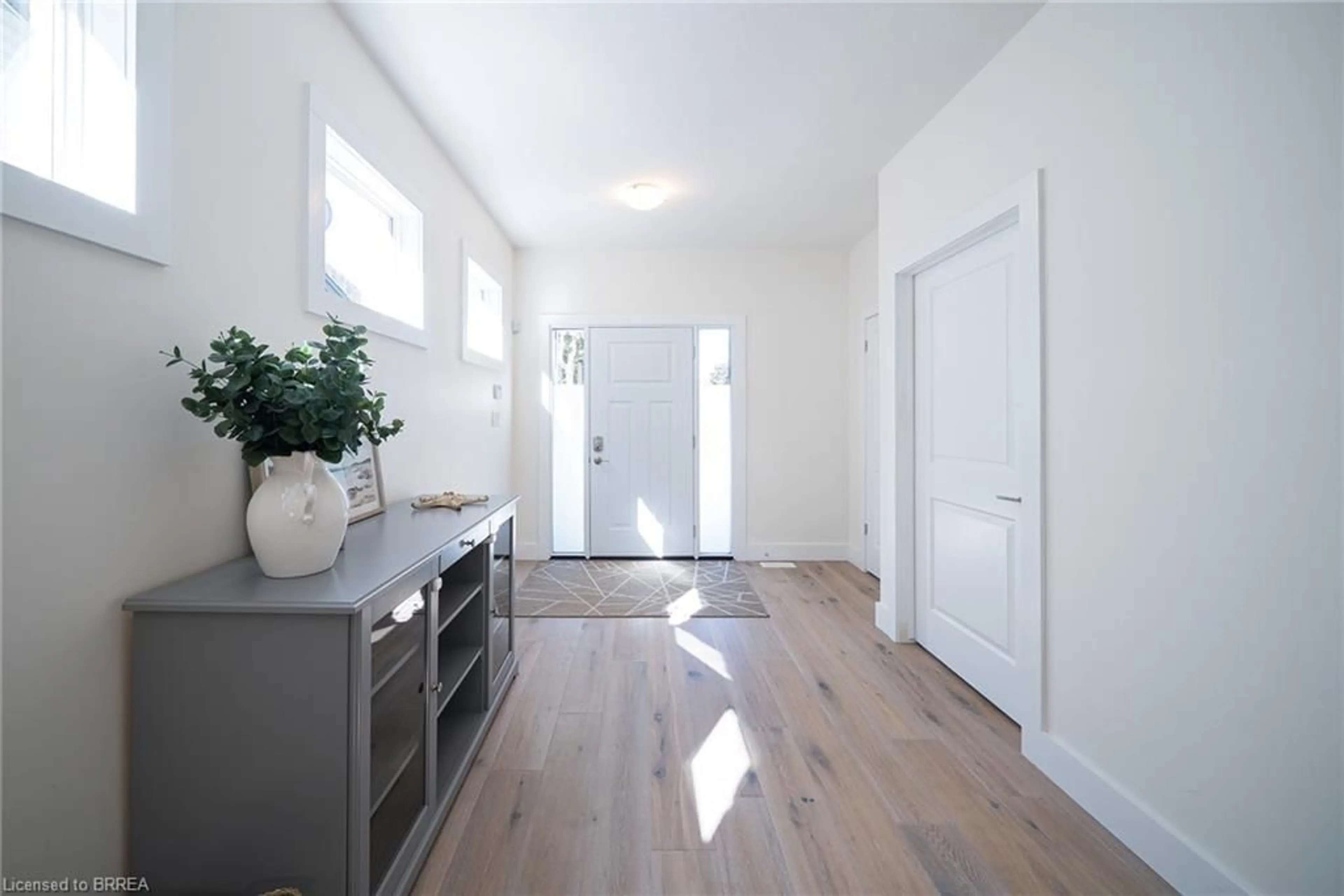 Indoor entryway for 38 Lakeview Ave, Port Dover Ontario N0A 1N8