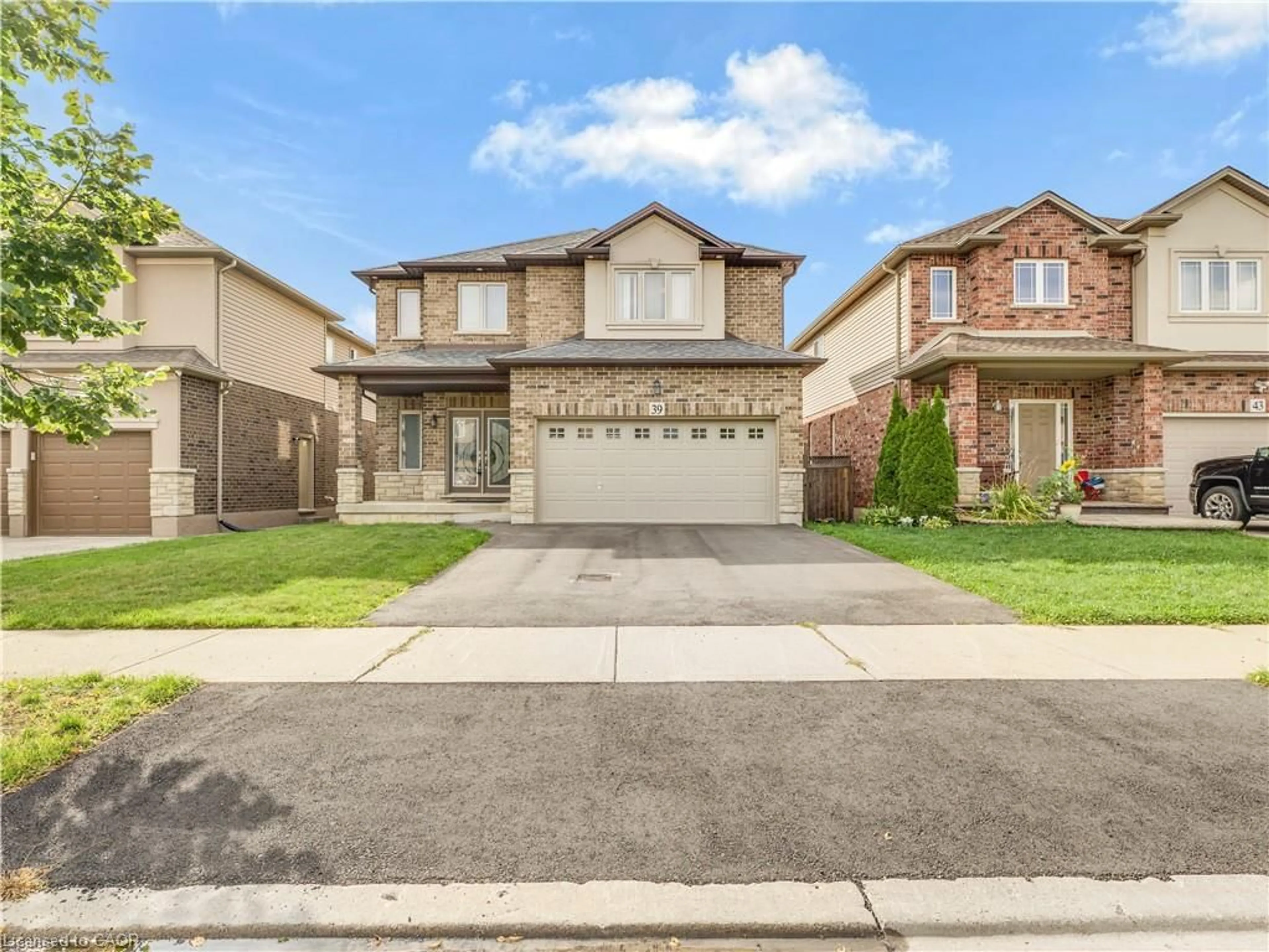 Unknown for 39 Ralfana Cres, Hamilton Ontario L9A 0B5