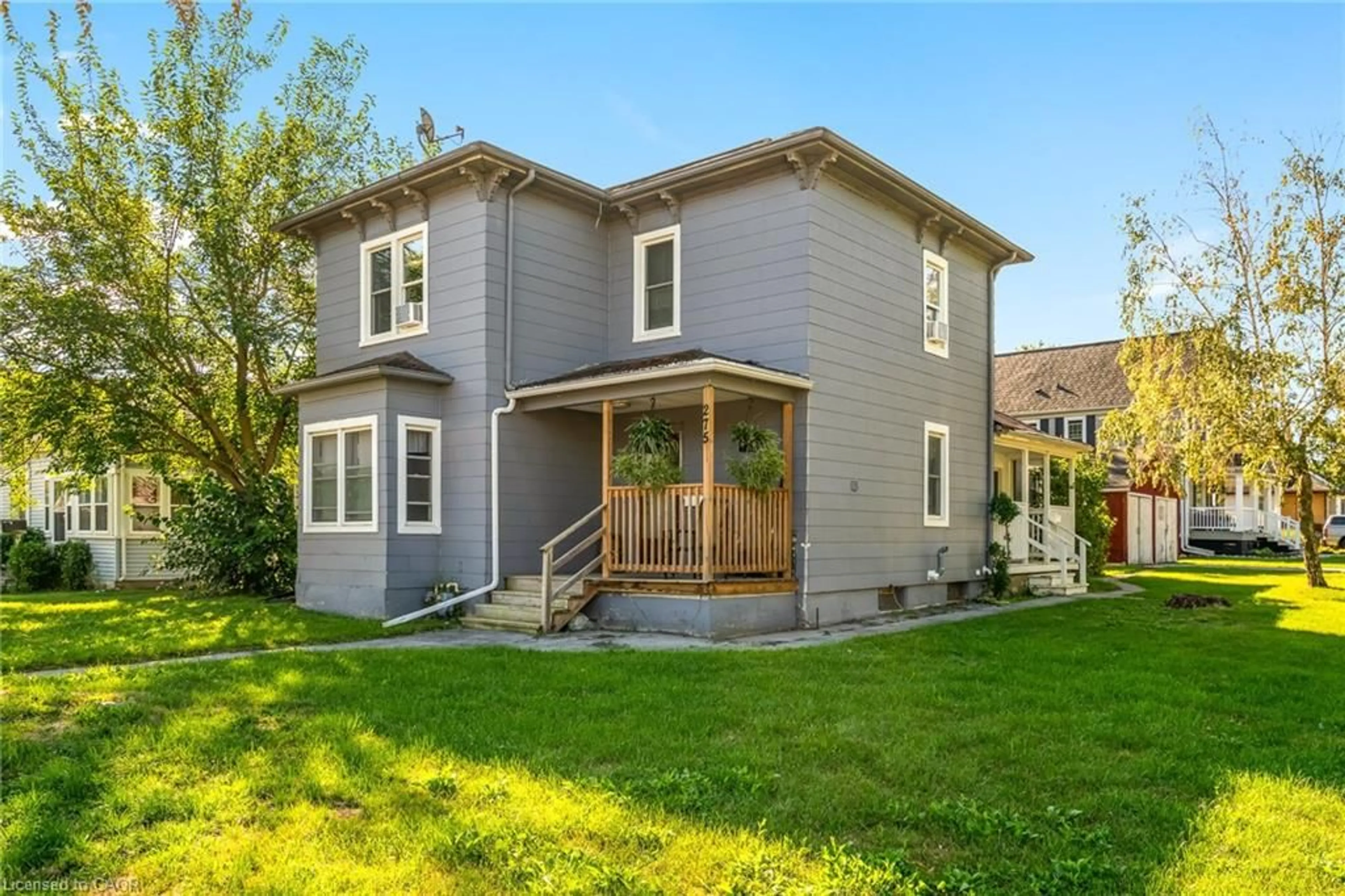 Home with vinyl exterior material, street for 275 Gilmore Rd, Fort Erie Ontario L2A 2M6