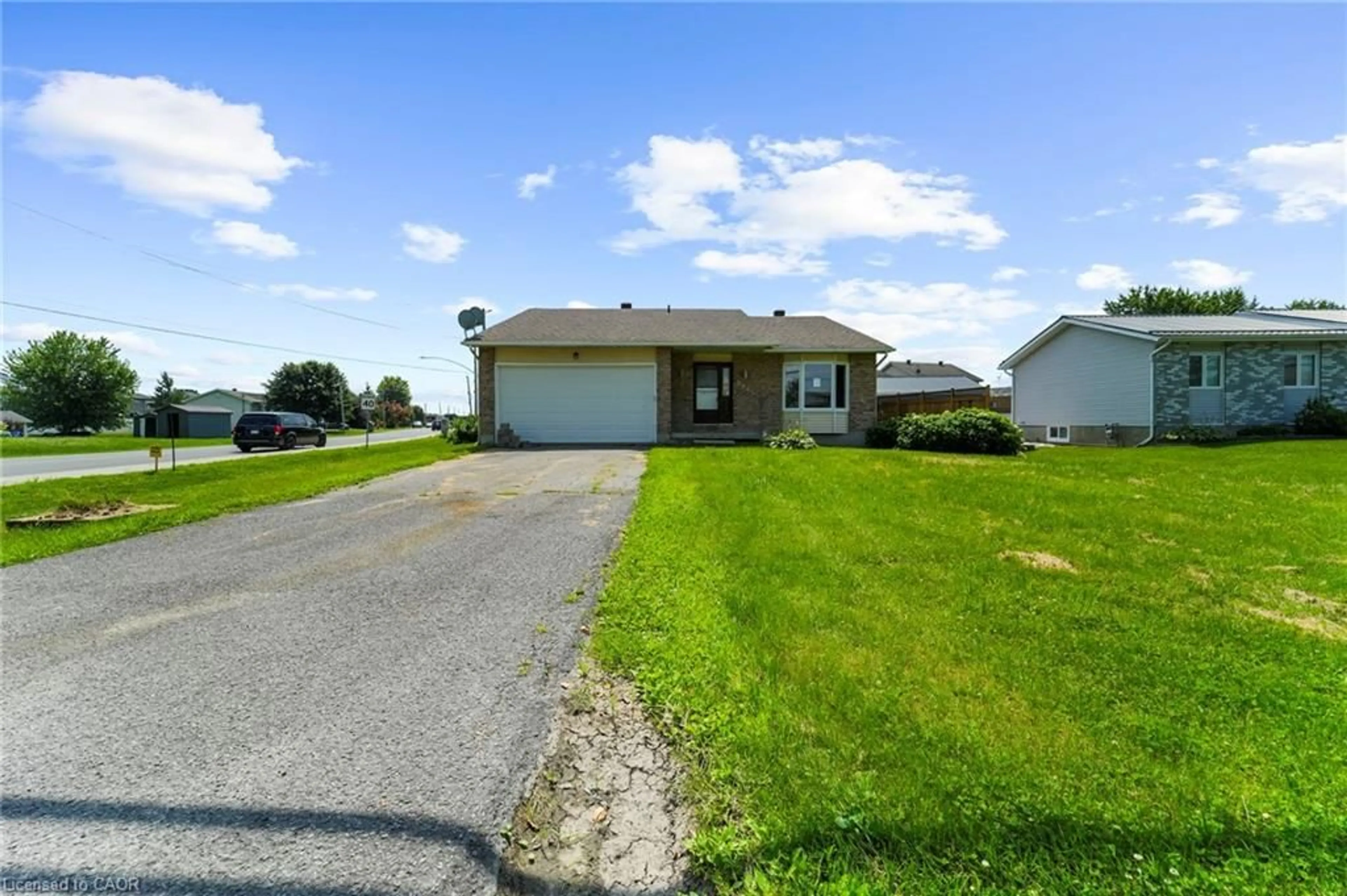 A pic from outside/outdoor area/front of a property/back of a property/a pic from drone, street for 3064 Principale St, Alfred Ontario K0A 3K0