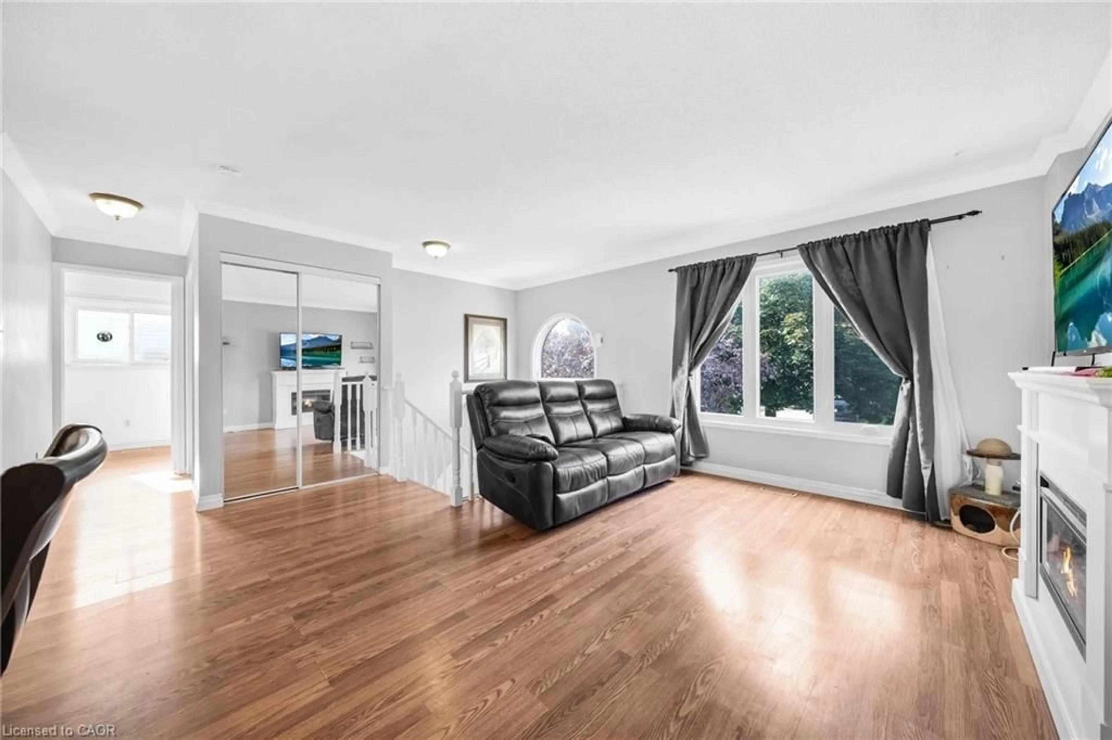 Living room with furniture, unknown for 79 Mccarthy Cres, Angus Ontario L0M 1B0