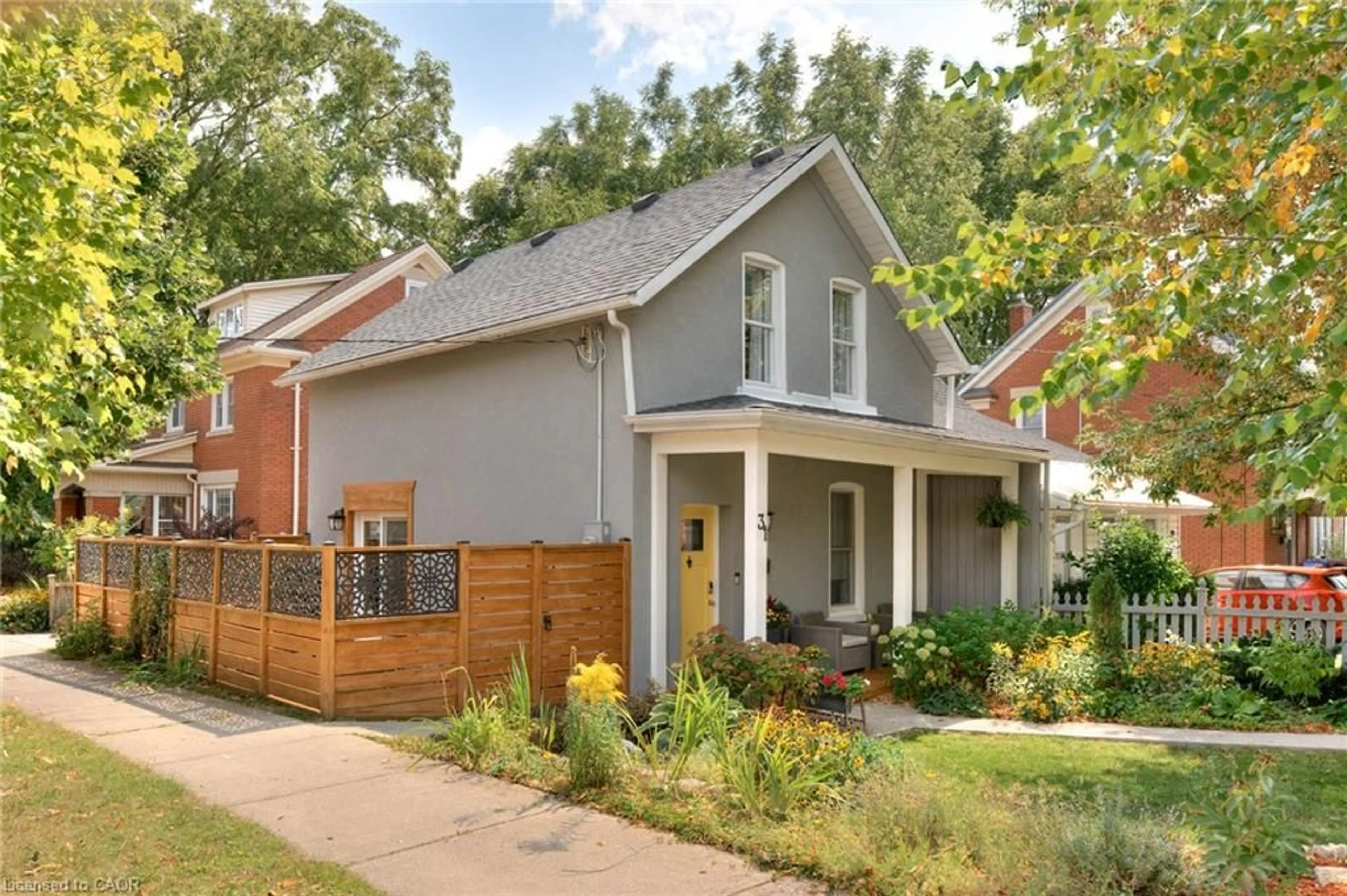 Home with brick exterior material, street for 31 Andrew St, Kitchener Ontario N2H 5R1