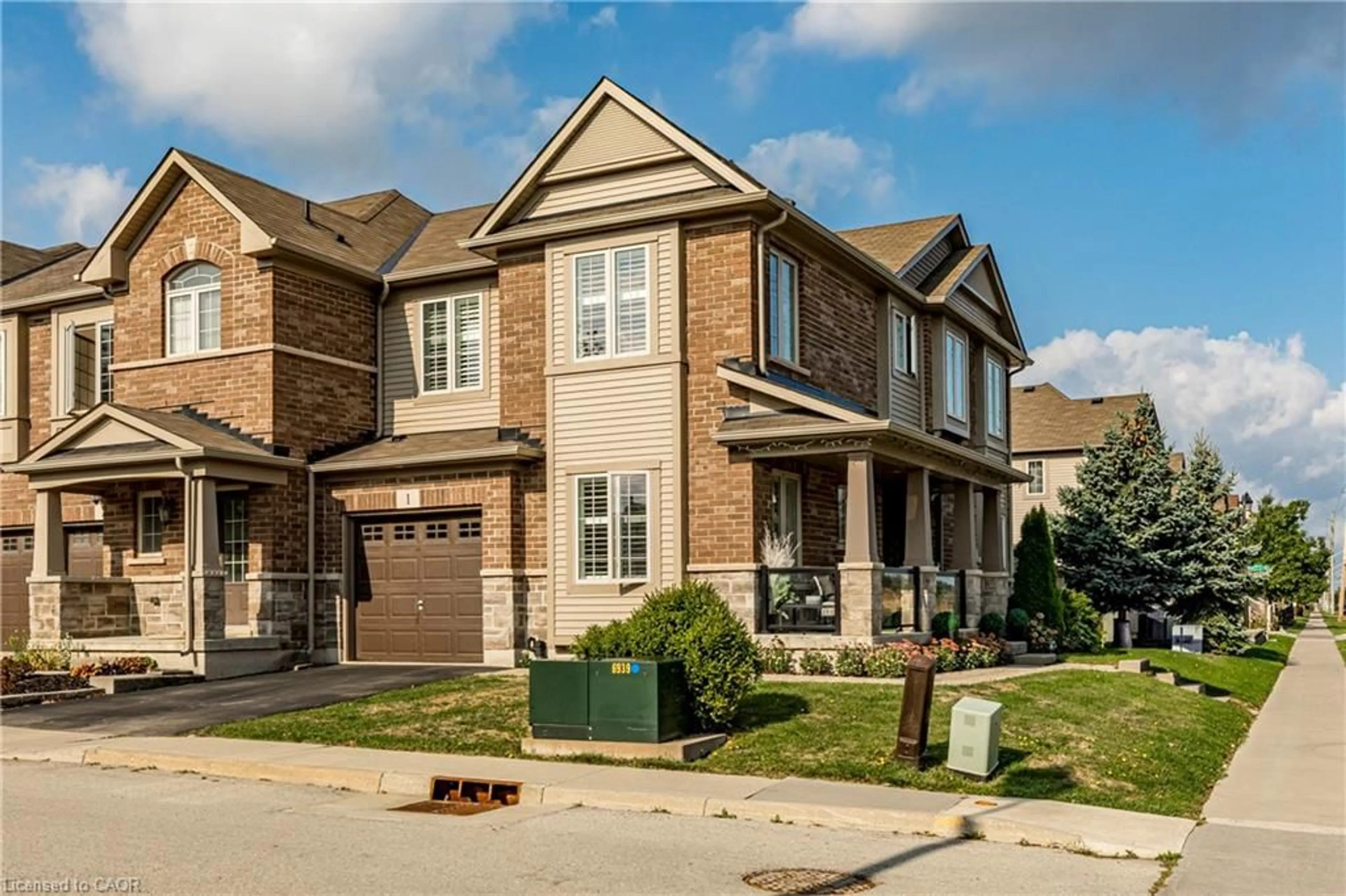Home with brick exterior material, street for 515 Winston Rd #1, Grimsby Ontario L3M 0C8