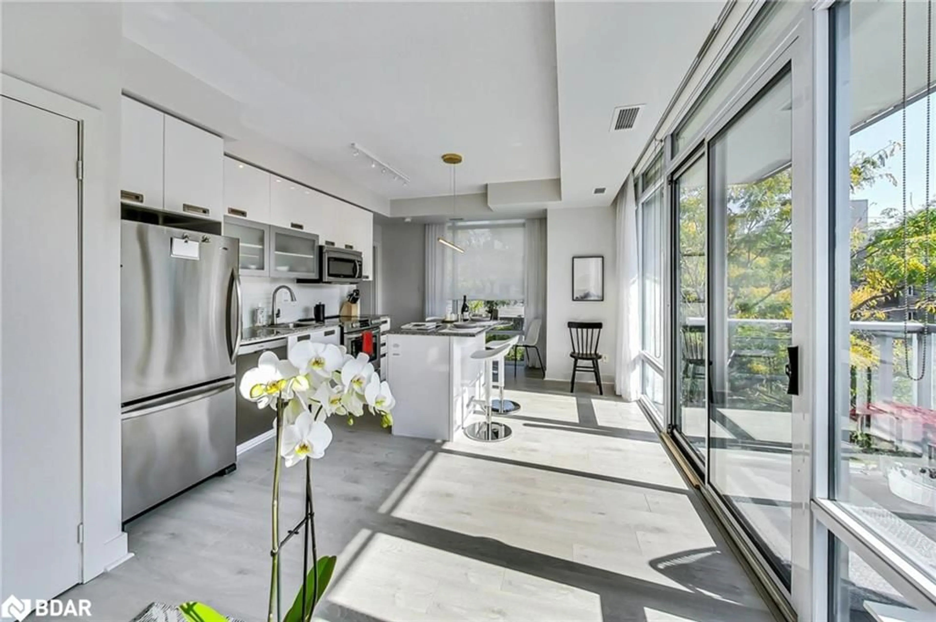 Contemporary kitchen, ceramic/tile floor for 90 Stadium Rd #314, Toronto Ontario M5V 3W5