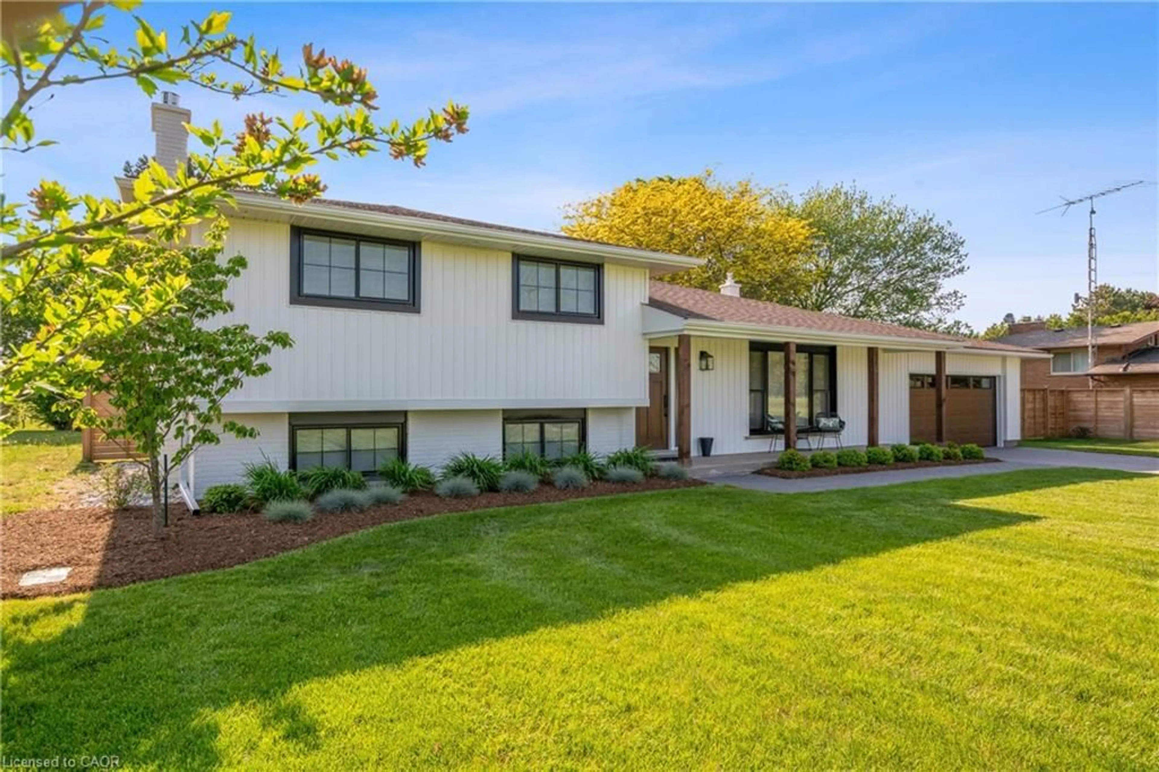 Home with brick exterior material, street for 1892 Concession 4 Road, Niagara-on-the-Lake Ontario L0S 1J0