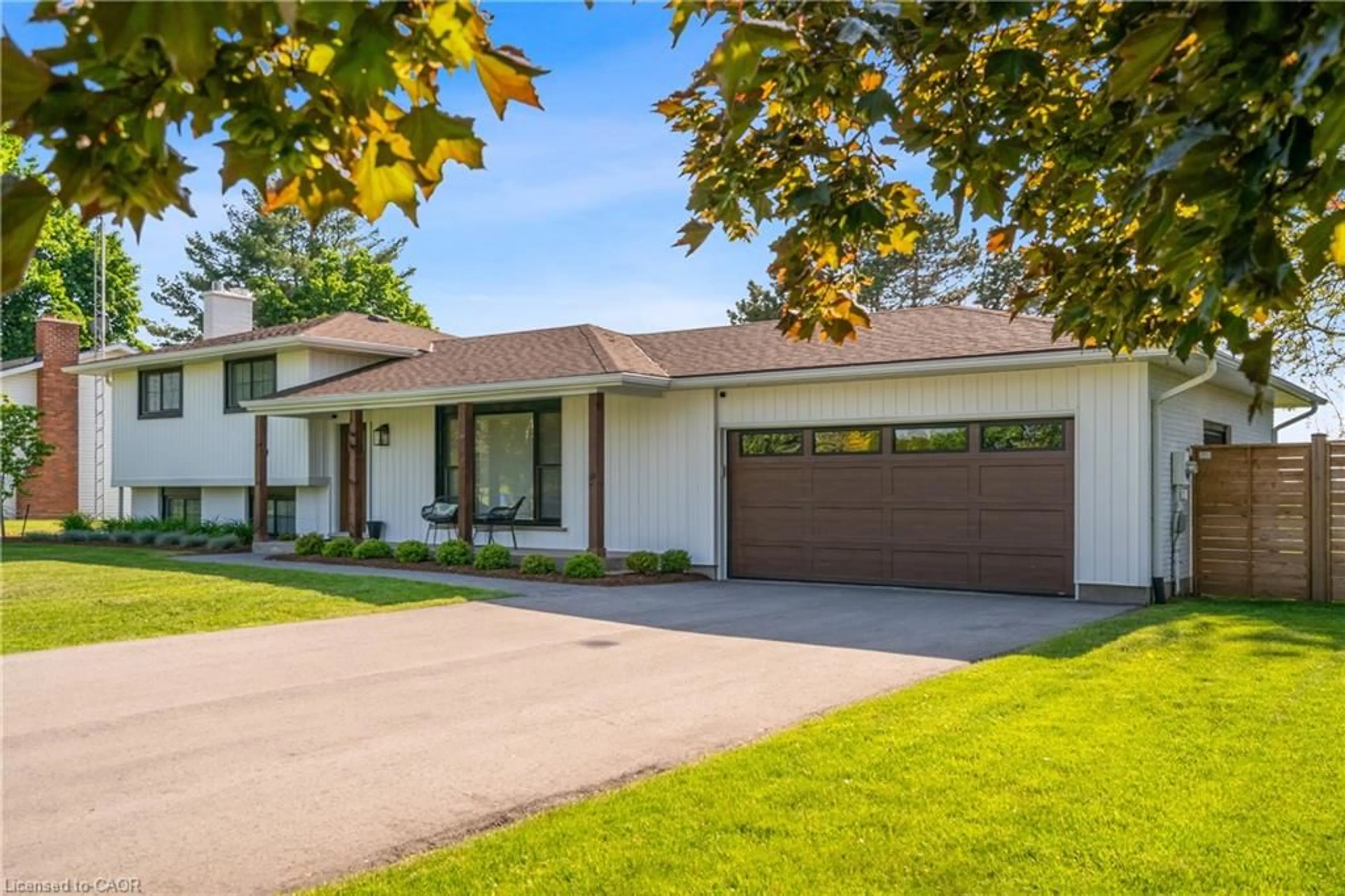 Home with vinyl exterior material, street for 1892 Concession 4 Road, Niagara-on-the-Lake Ontario L0S 1J0