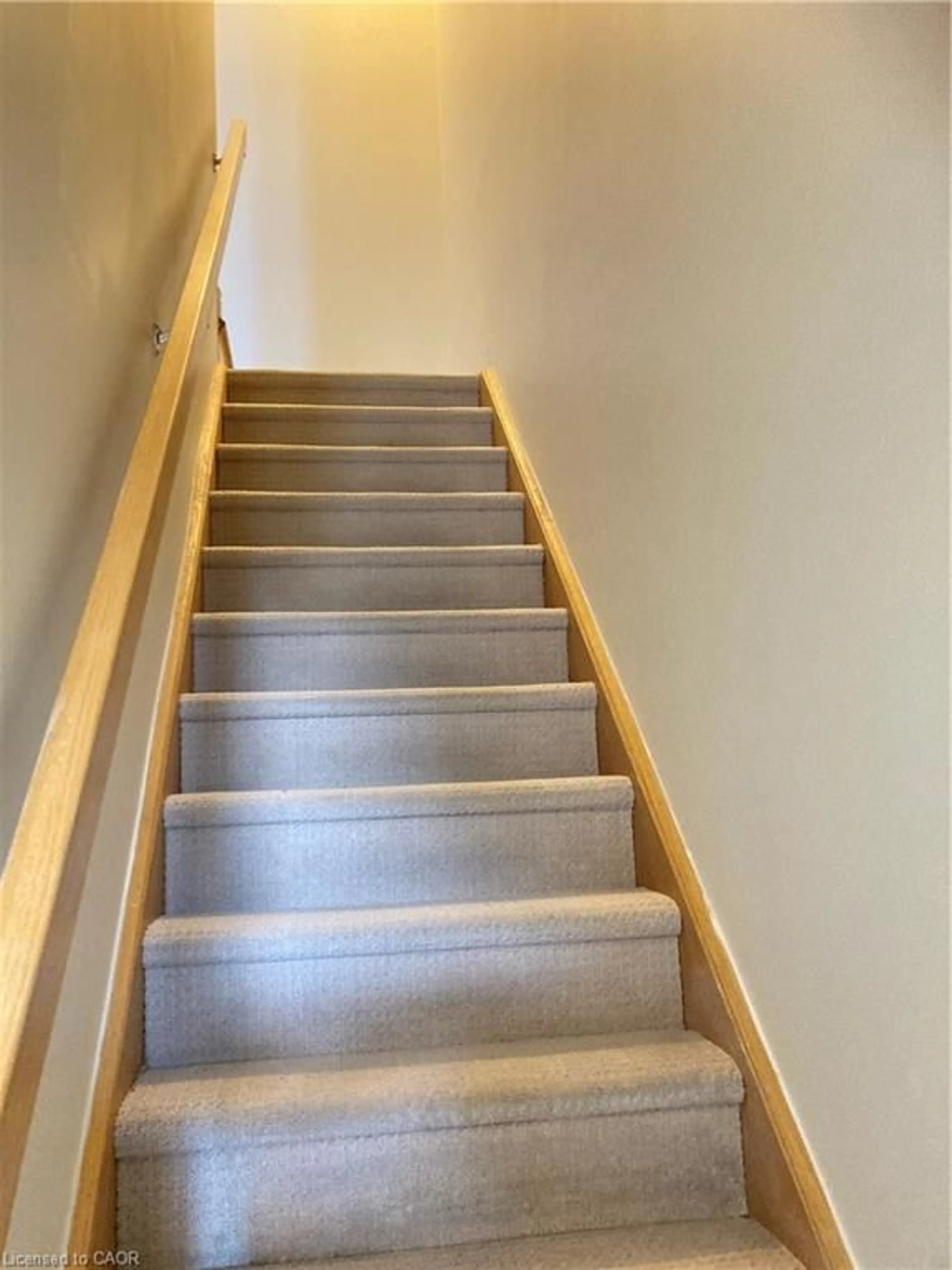 Stairs for 84 Robert Peel Rd, Kitchener Ontario N2H 0B6