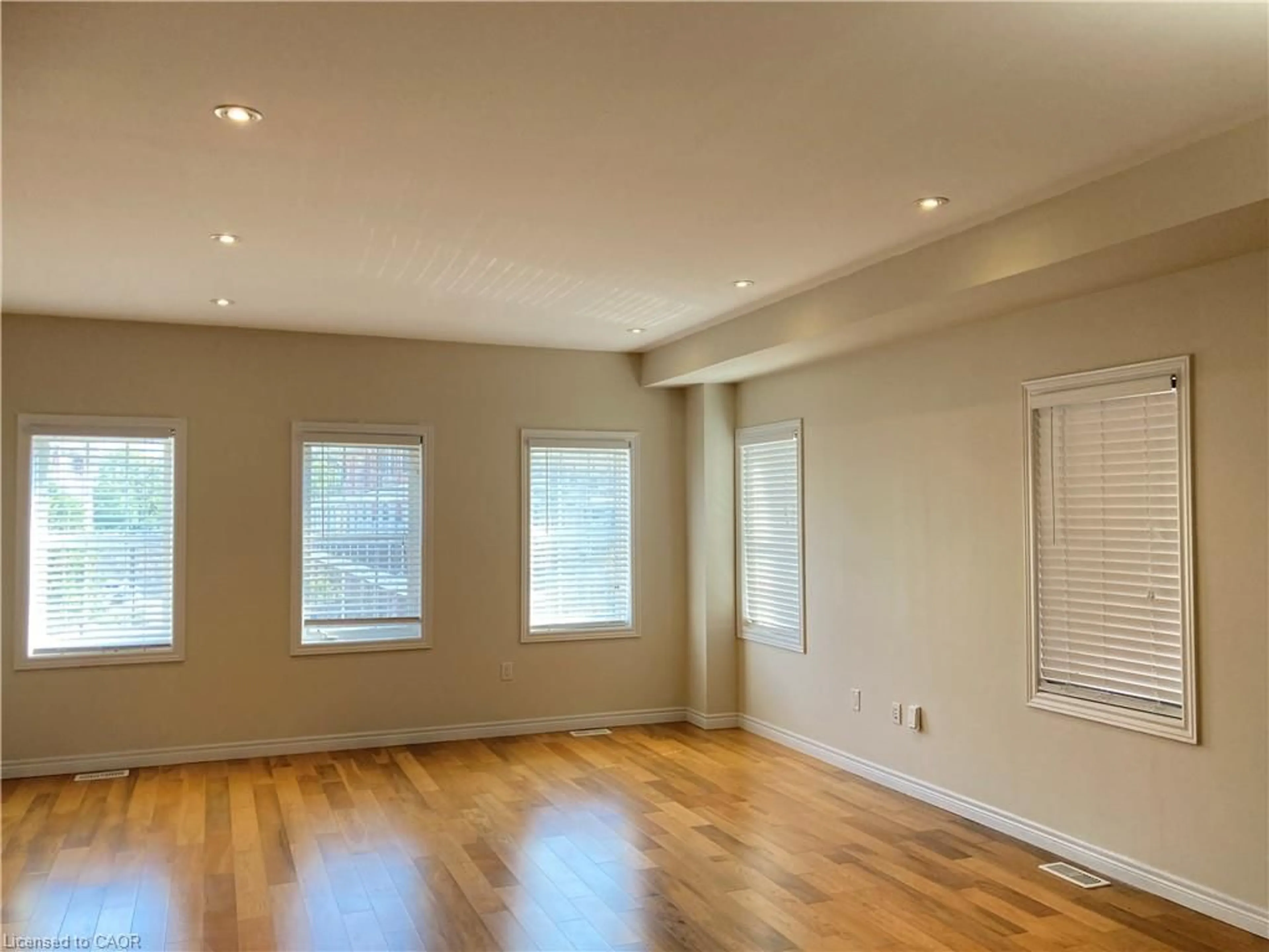 A pic of a room for 84 Robert Peel Rd, Kitchener Ontario N2H 0B6