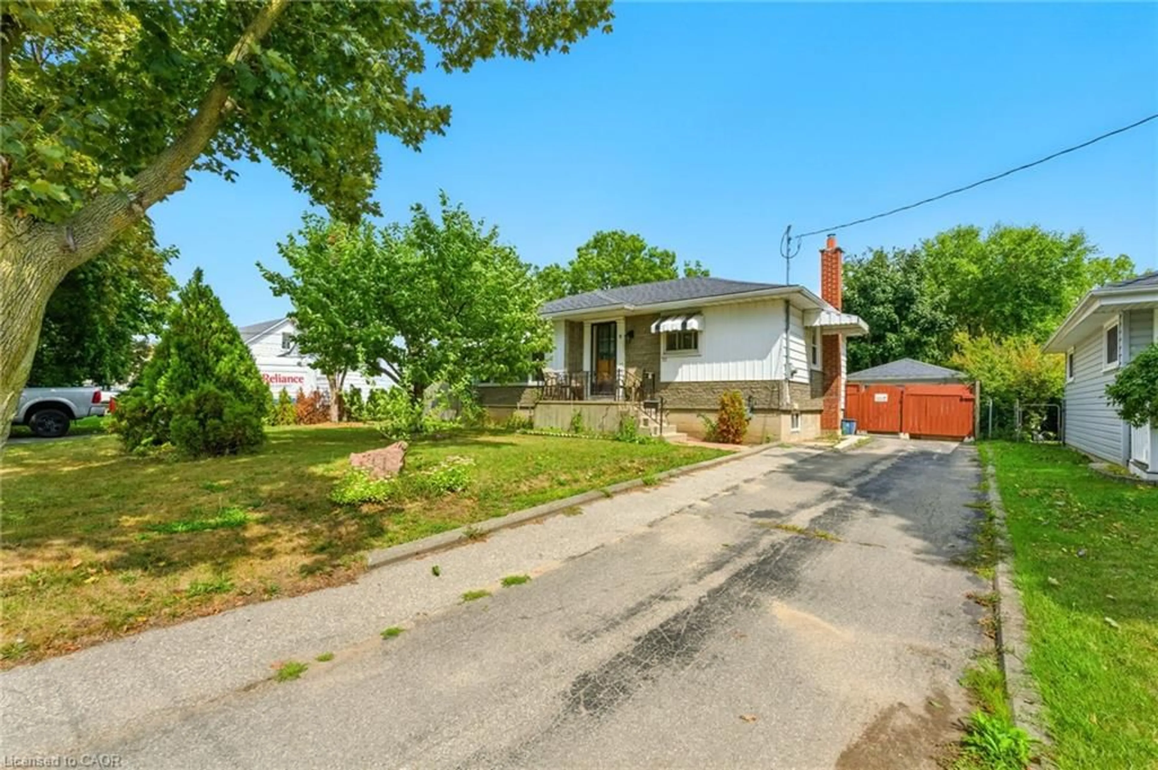 A pic from outside/outdoor area/front of a property/back of a property/a pic from drone, street for 11 James Ave, Brantford Ontario N3S 6Y2