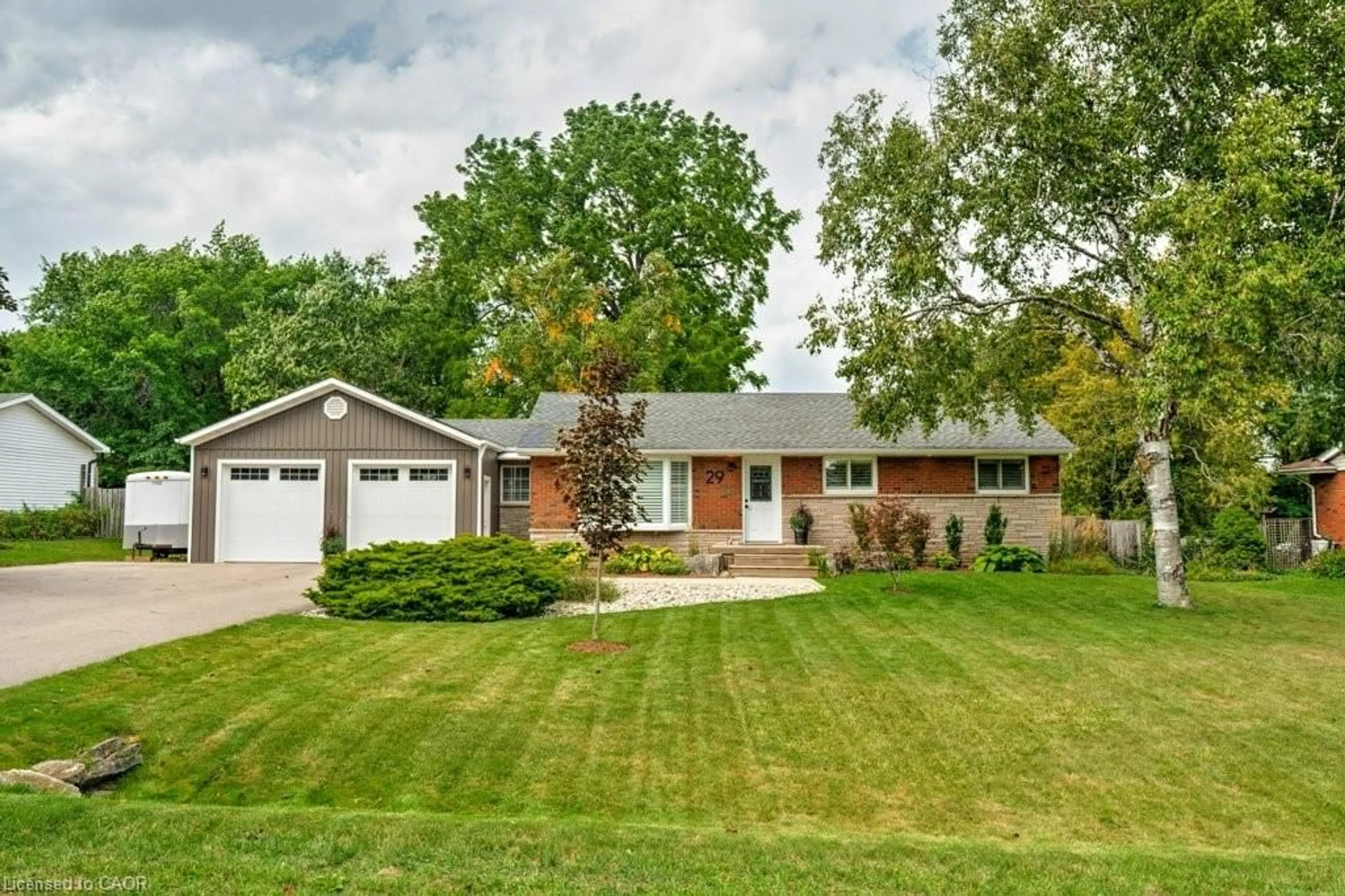 Home with brick exterior material, street for 29 Brian Blvd, Hamilton Ontario L8B 0C7