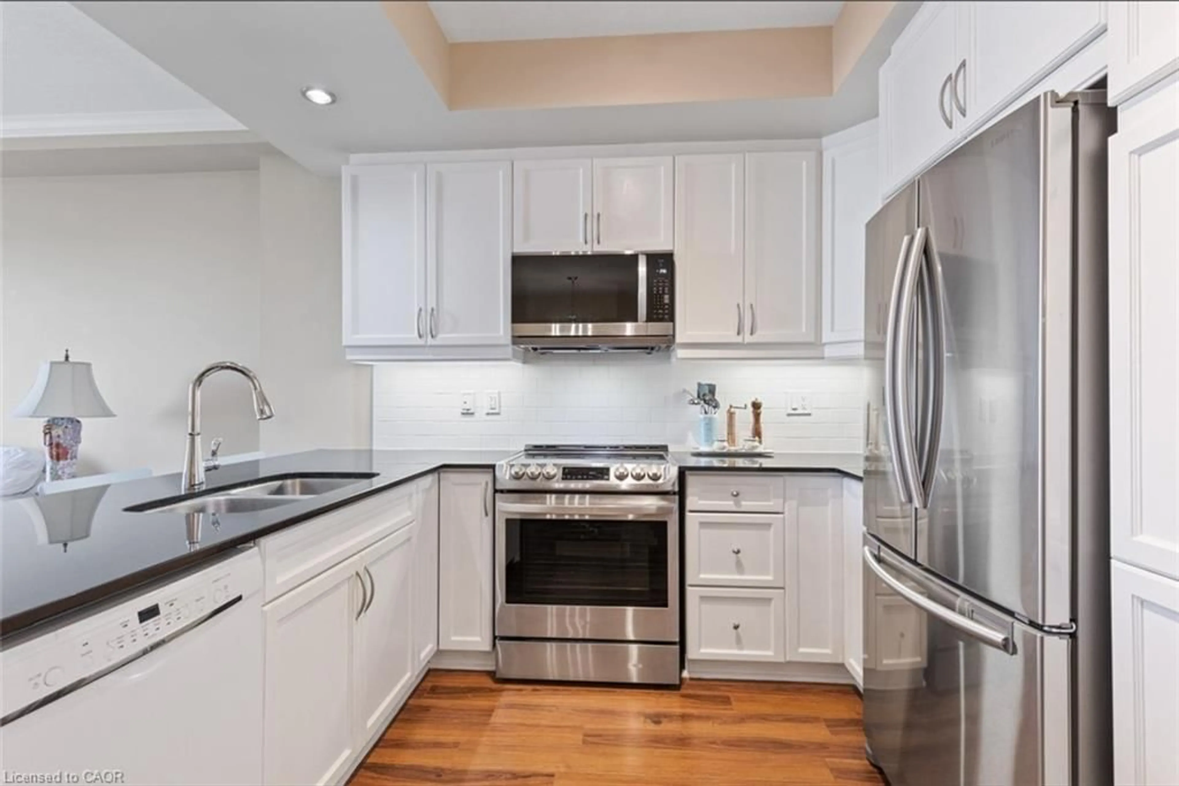 Standard kitchen, ceramic/tile floor for 539 Belmont Ave #906, Kitchener Ontario N2M 0A2