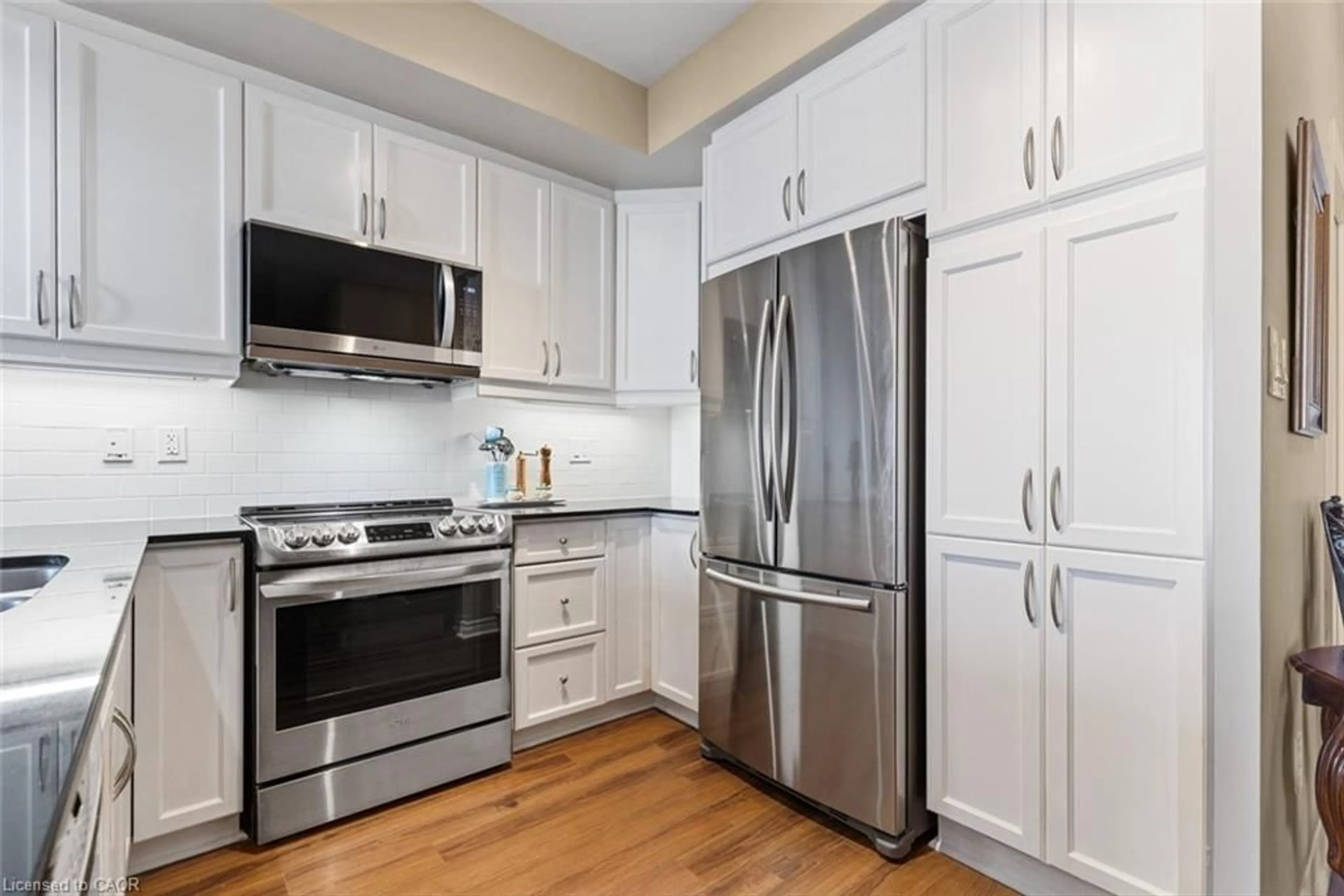 Standard kitchen, unknown for 539 Belmont Ave #906, Kitchener Ontario N2M 0A2