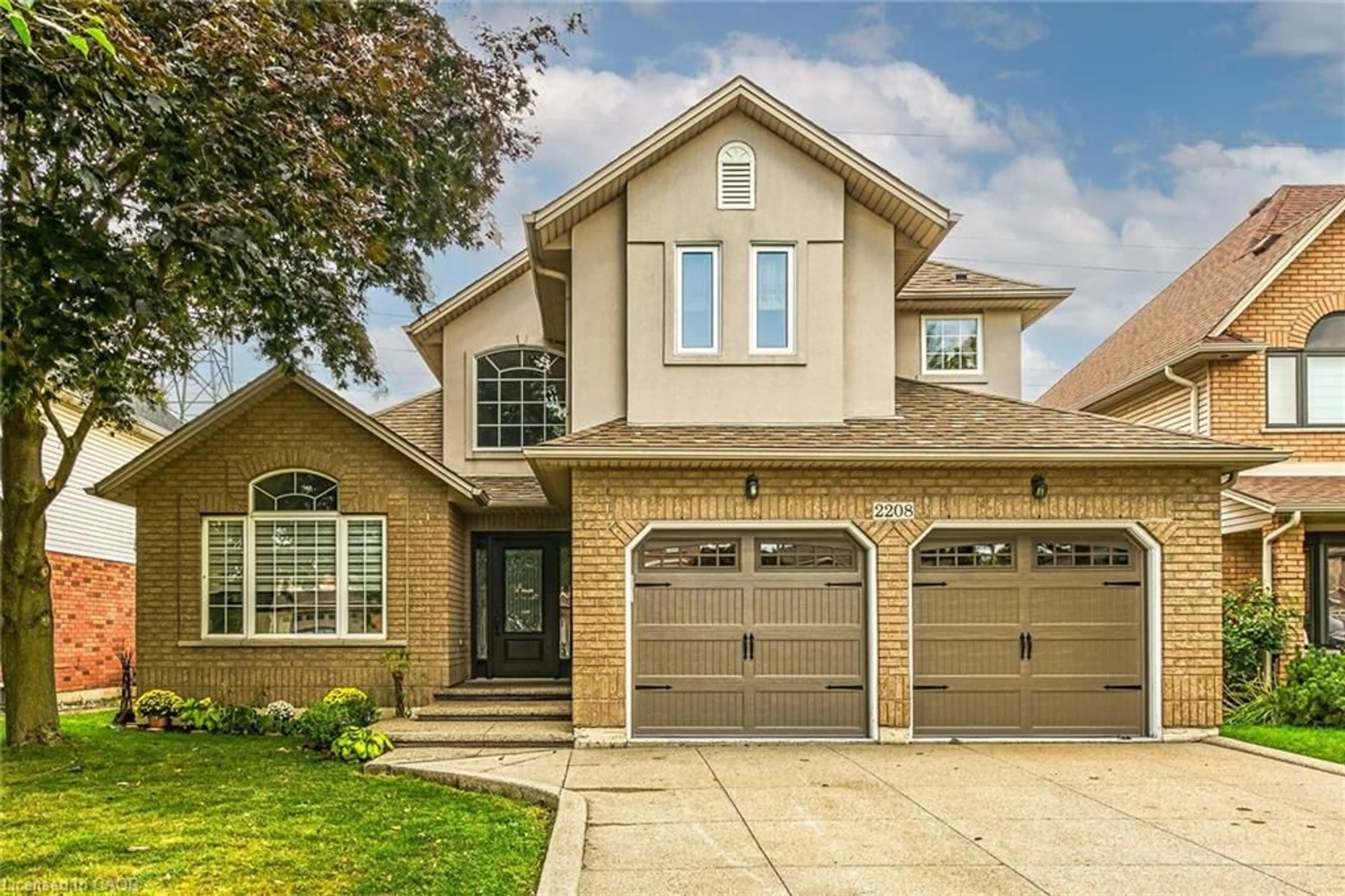 Home with brick exterior material, street for 2208 Greenway Terr, Burlington Ontario L7M 4K8