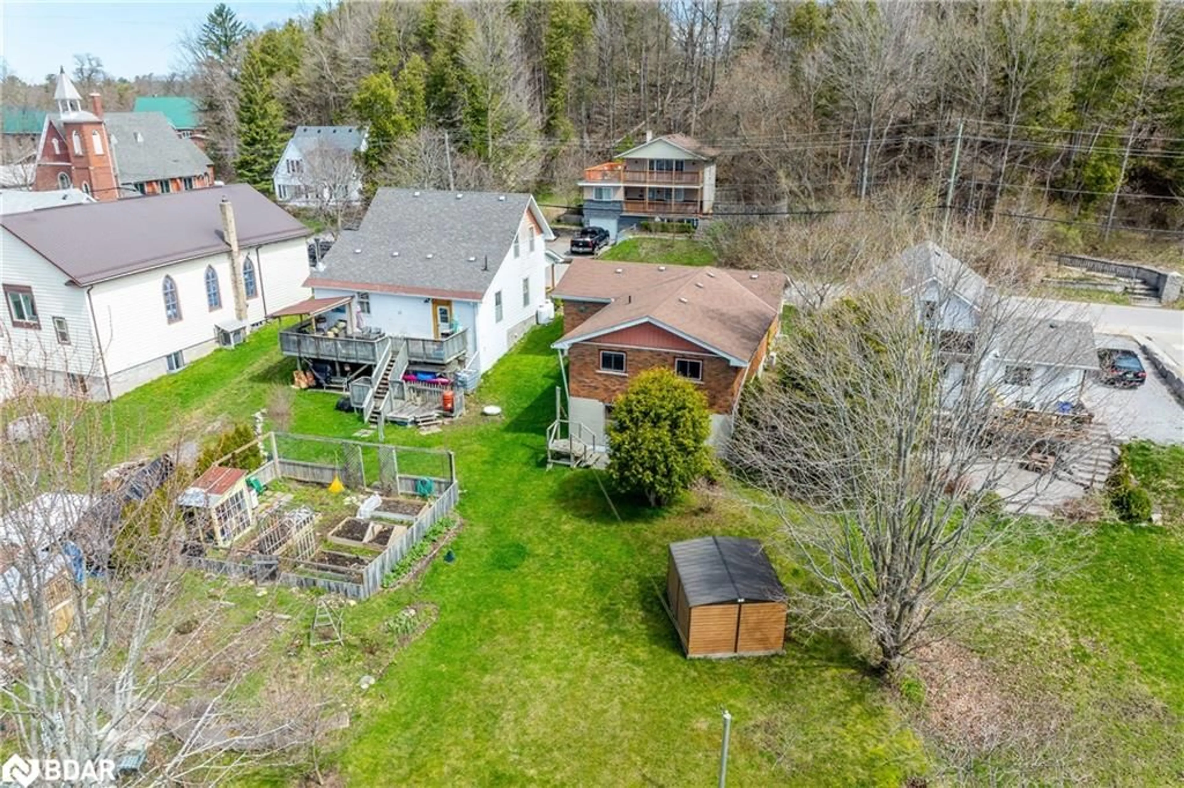 A pic from outside/outdoor area/front of a property/back of a property/a pic from drone, street for 28 Bond St, Fenelon Falls Ontario K0M 1N0