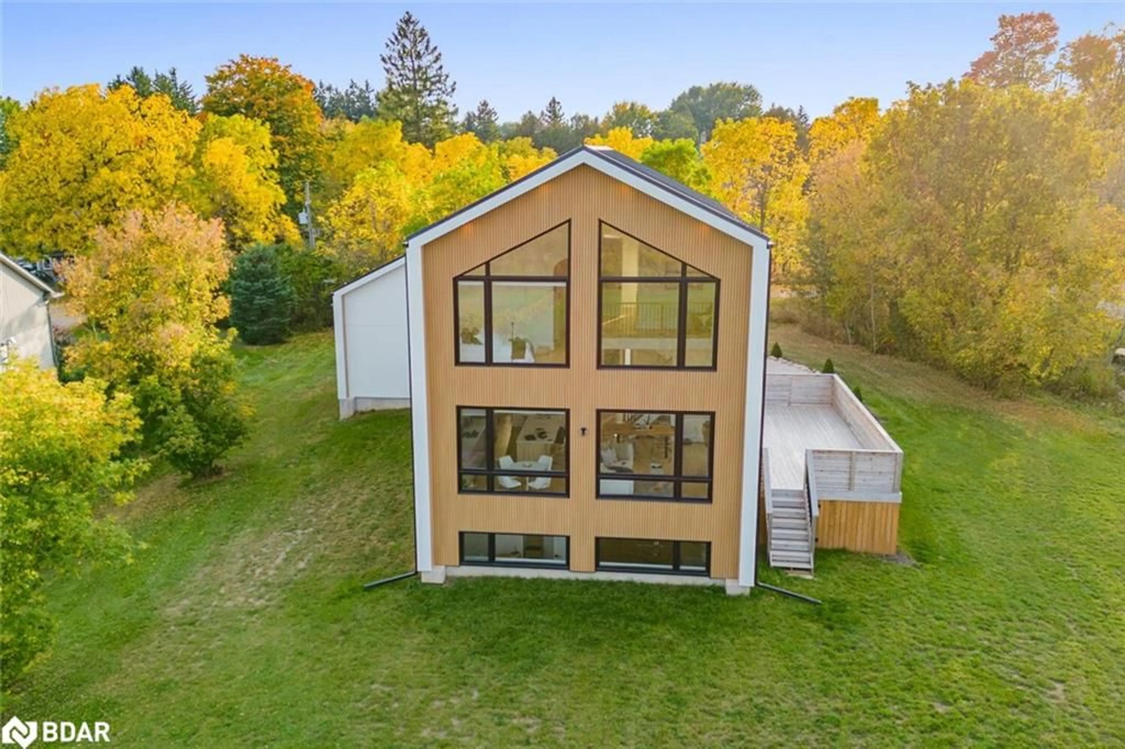 A pic from outside/outdoor area/front of a property/back of a property/a pic from drone, building for 363 Albert St, Everton Ontario N0B 2K0