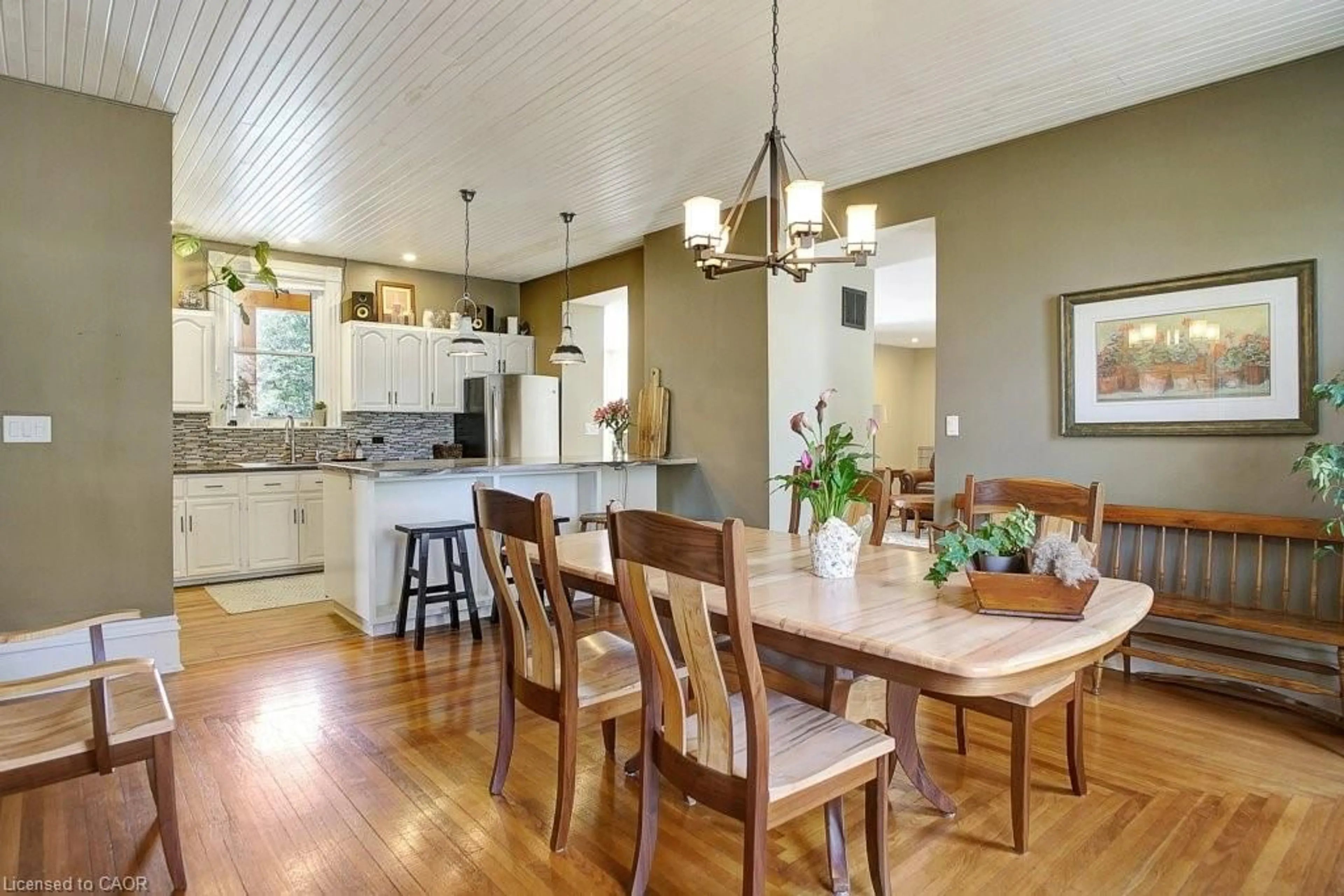 Open concept kitchen, wood/laminate floor for 663 Governors Rd, Paris Ontario N3L 3E1